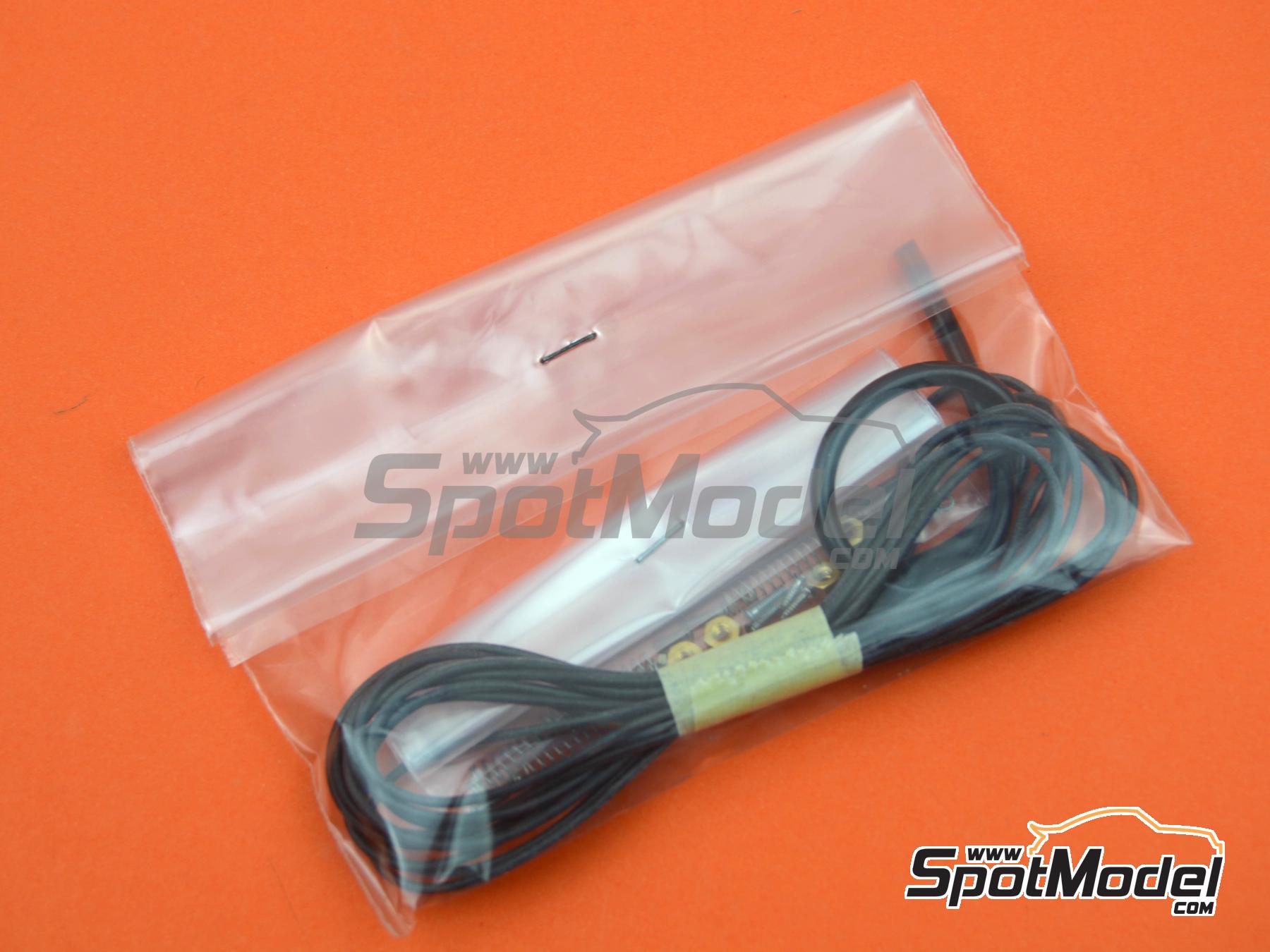 Image 18: Suzuki RG500 XR27 Equipo Heron patrocinado por Forward Trust - Campeonato del Mundo de Motociclismo 1978 | Maqueta de moto en escala&nbsp;1/9 fabricado por Italeri (ref.&nbsp;4644, tambien 8001283046442 y 4644S)