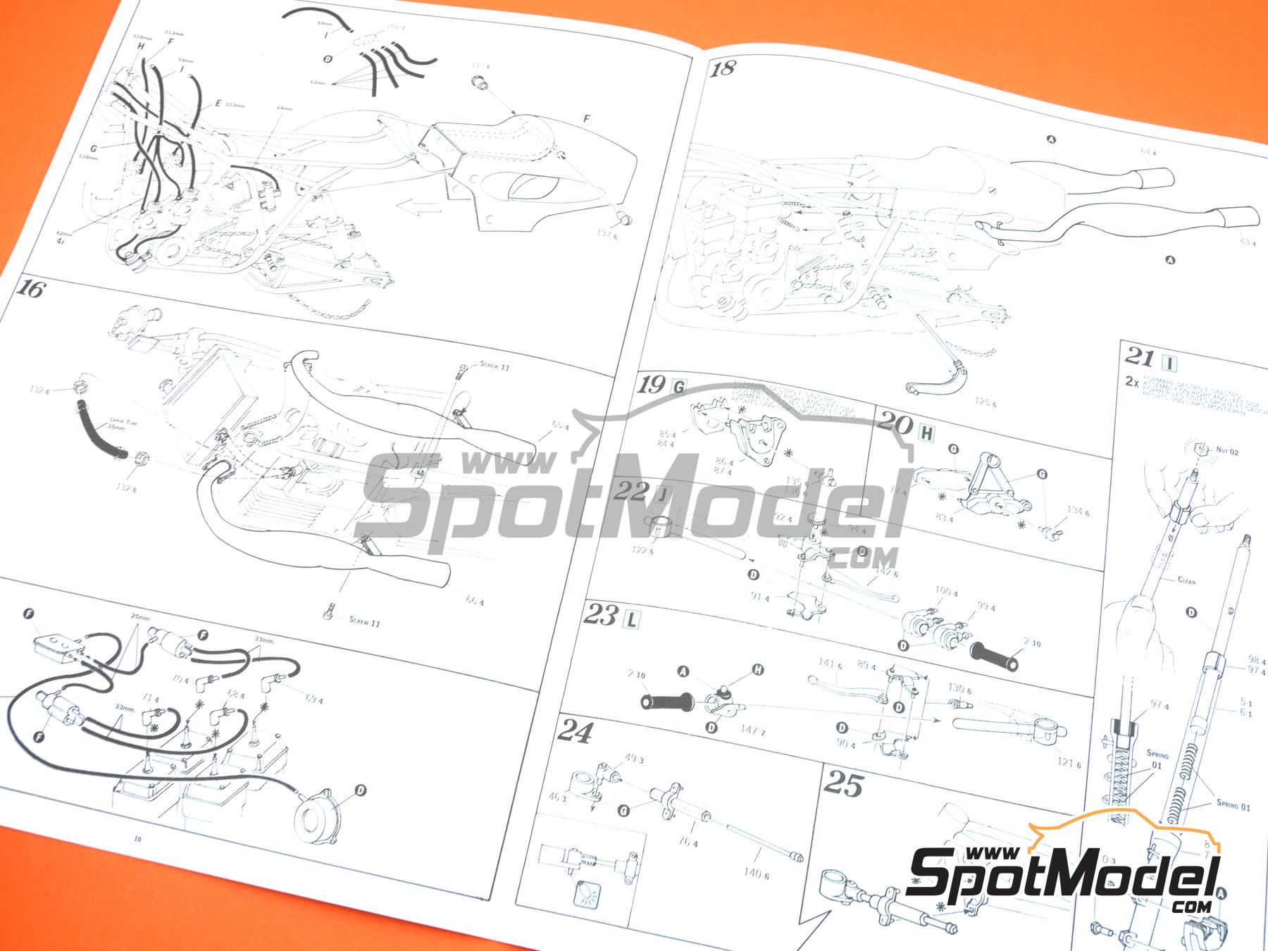 Image 31: Suzuki RG500 XR27 Equipo Heron patrocinado por Forward Trust - Campeonato del Mundo de Motociclismo 1978 | Maqueta de moto en escala&nbsp;1/9 fabricado por Italeri (ref.&nbsp;4644, tambien 8001283046442 y 4644S)