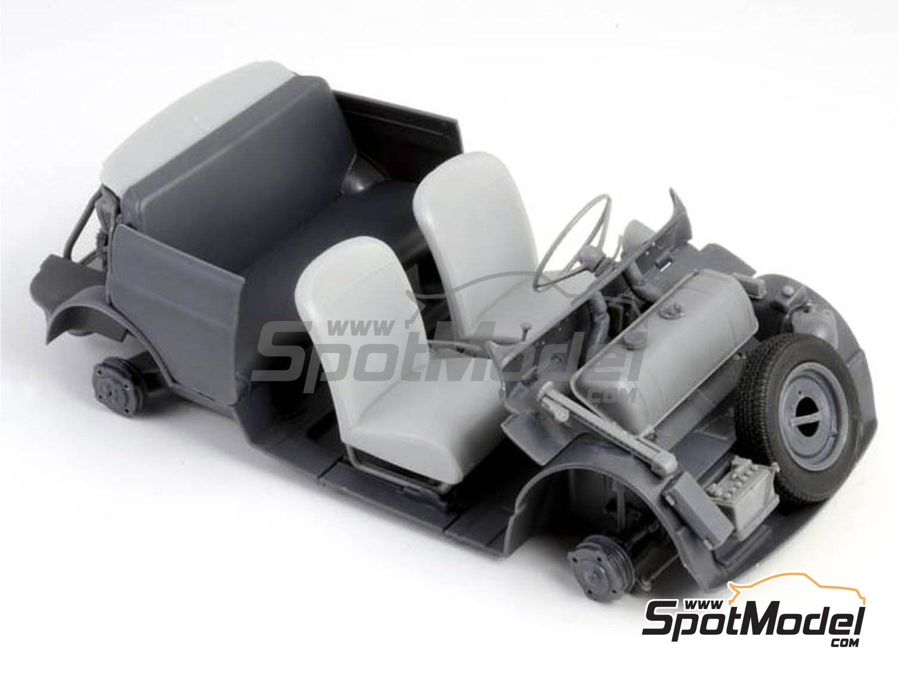 Image 1: Fiat 500 F | Car scale model kit in 1/12 scale manufactured by Italeri (ref.&nbsp;4703, also 8001283047036)