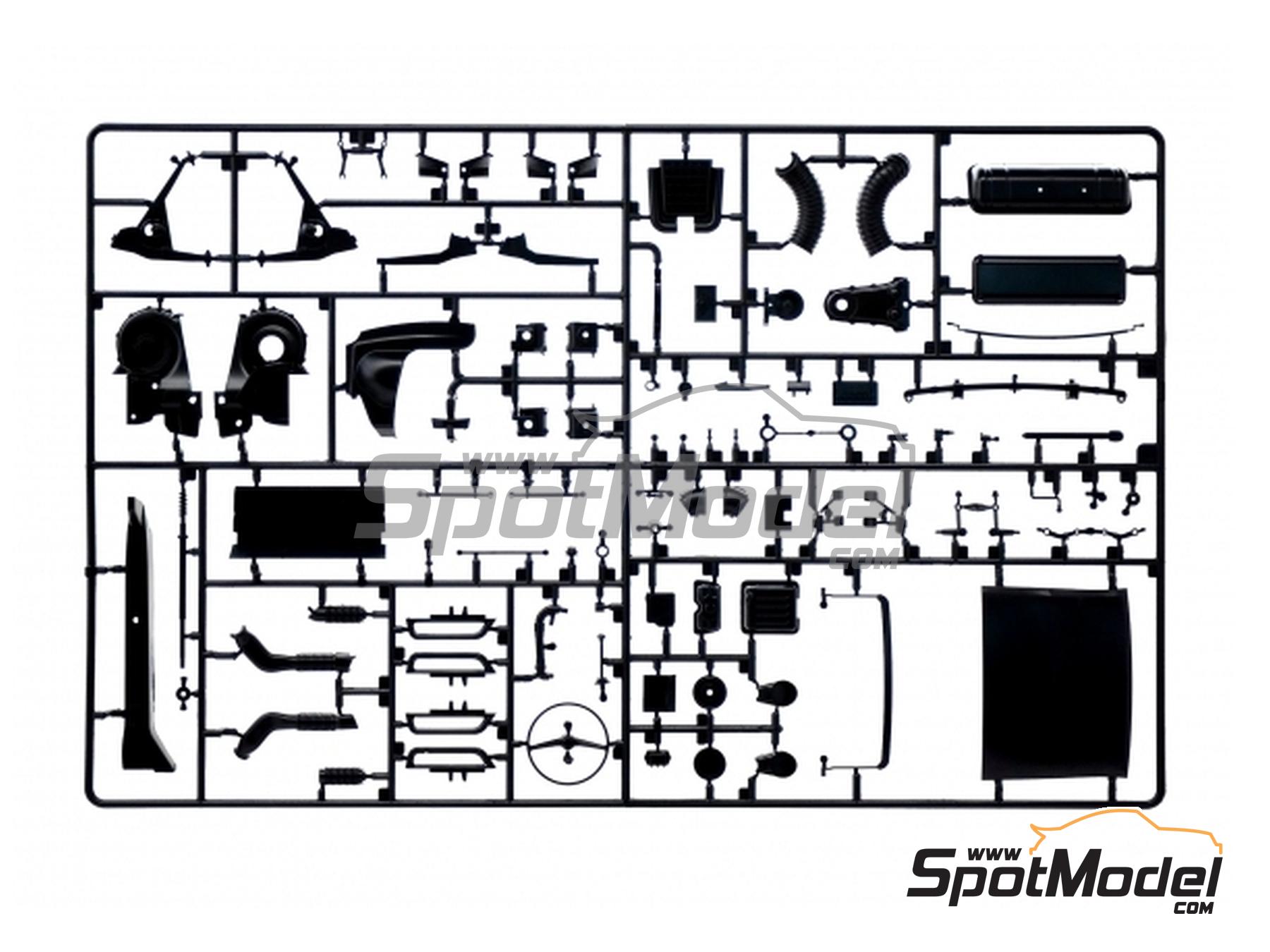 Image 18: Fiat 500 F | Car scale model kit in 1/12 scale manufactured by Italeri (ref.&nbsp;4703, also 8001283047036)