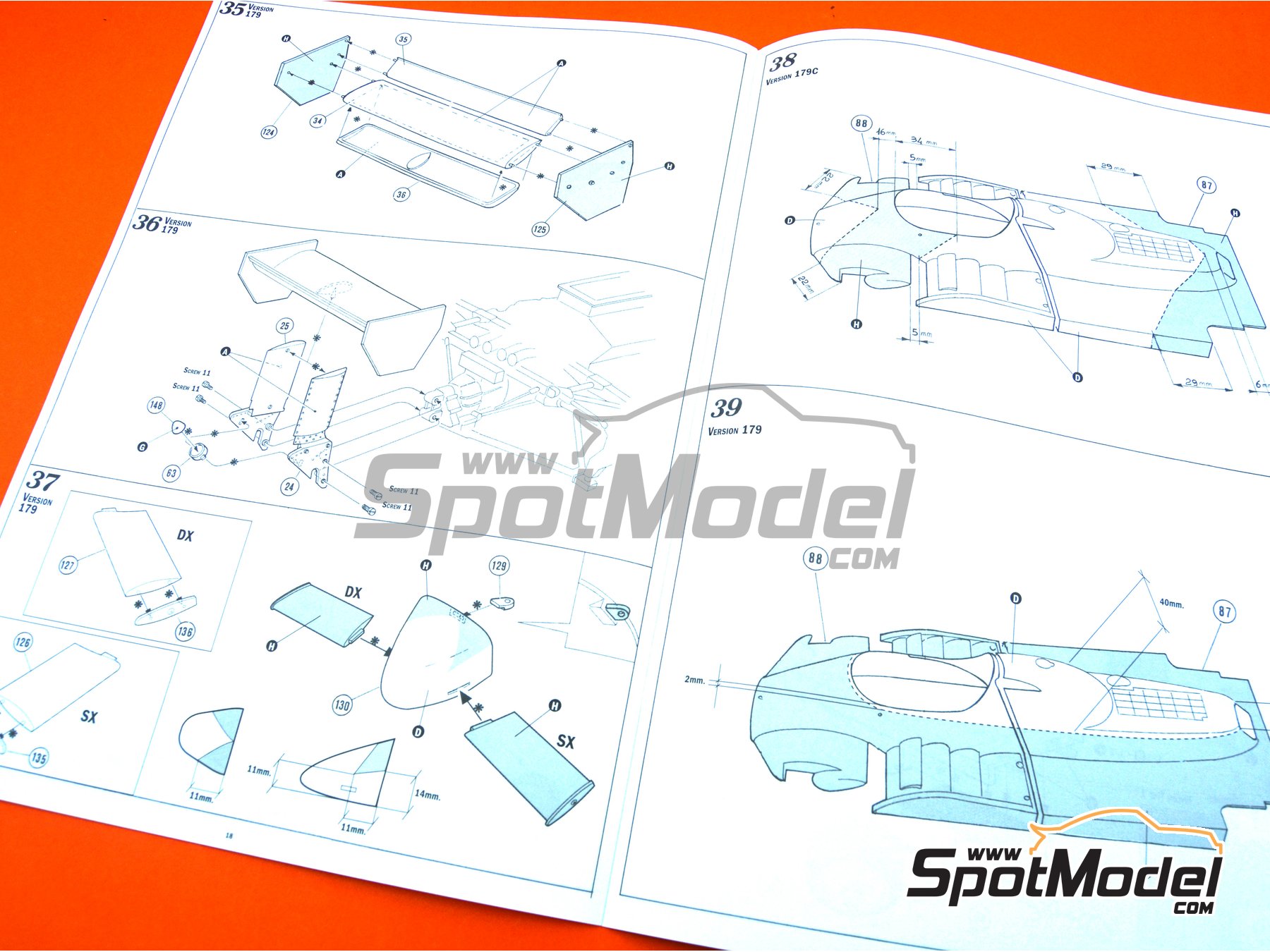 Image 9: Alfa Romeo 179 and 179C Marlboro - FIA Formula 1 World Championship 1979, 1980 and 1981 | Model car kit in 1/12 scale manufactured by Italeri (ref.&nbsp;4704)
