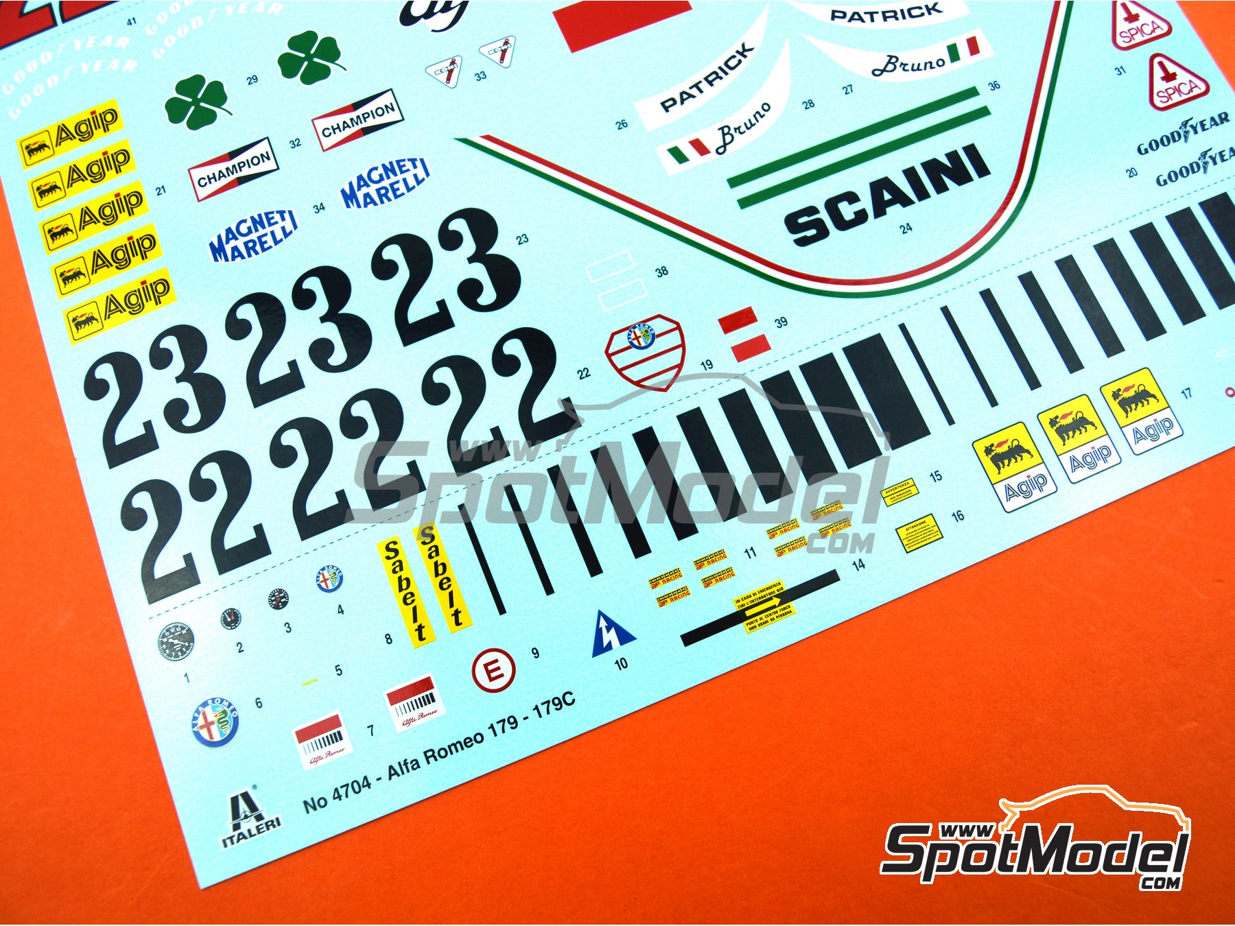 Image 12: Alfa Romeo 179 and 179C Marlboro - FIA Formula 1 World Championship 1979, 1980 and 1981 | Model car kit in 1/12 scale manufactured by Italeri (ref.&nbsp;4704)