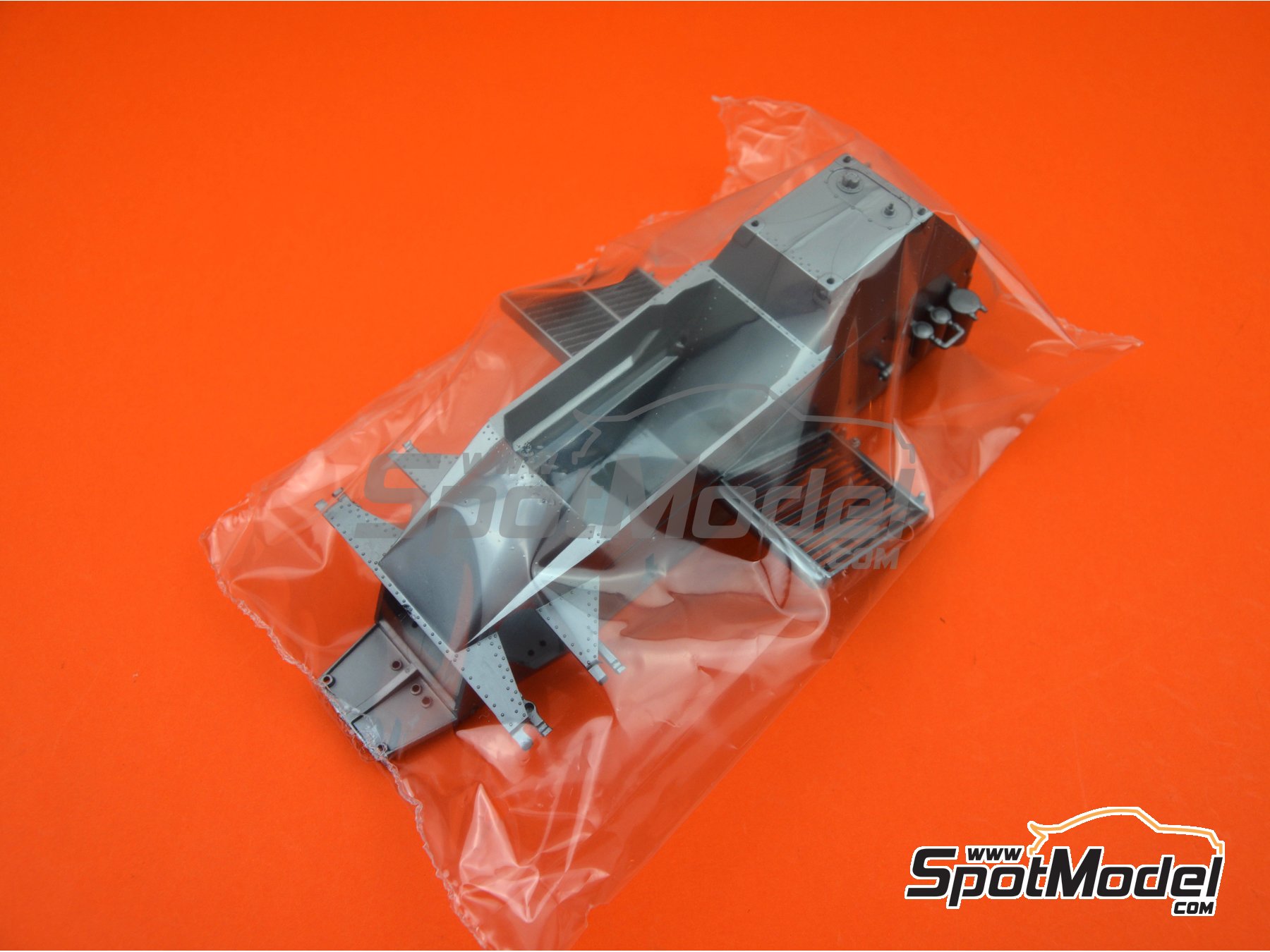 Image 22: Alfa Romeo 179 and 179C Marlboro - FIA Formula 1 World Championship 1979, 1980 and 1981 | Model car kit in 1/12 scale manufactured by Italeri (ref.&nbsp;4704)