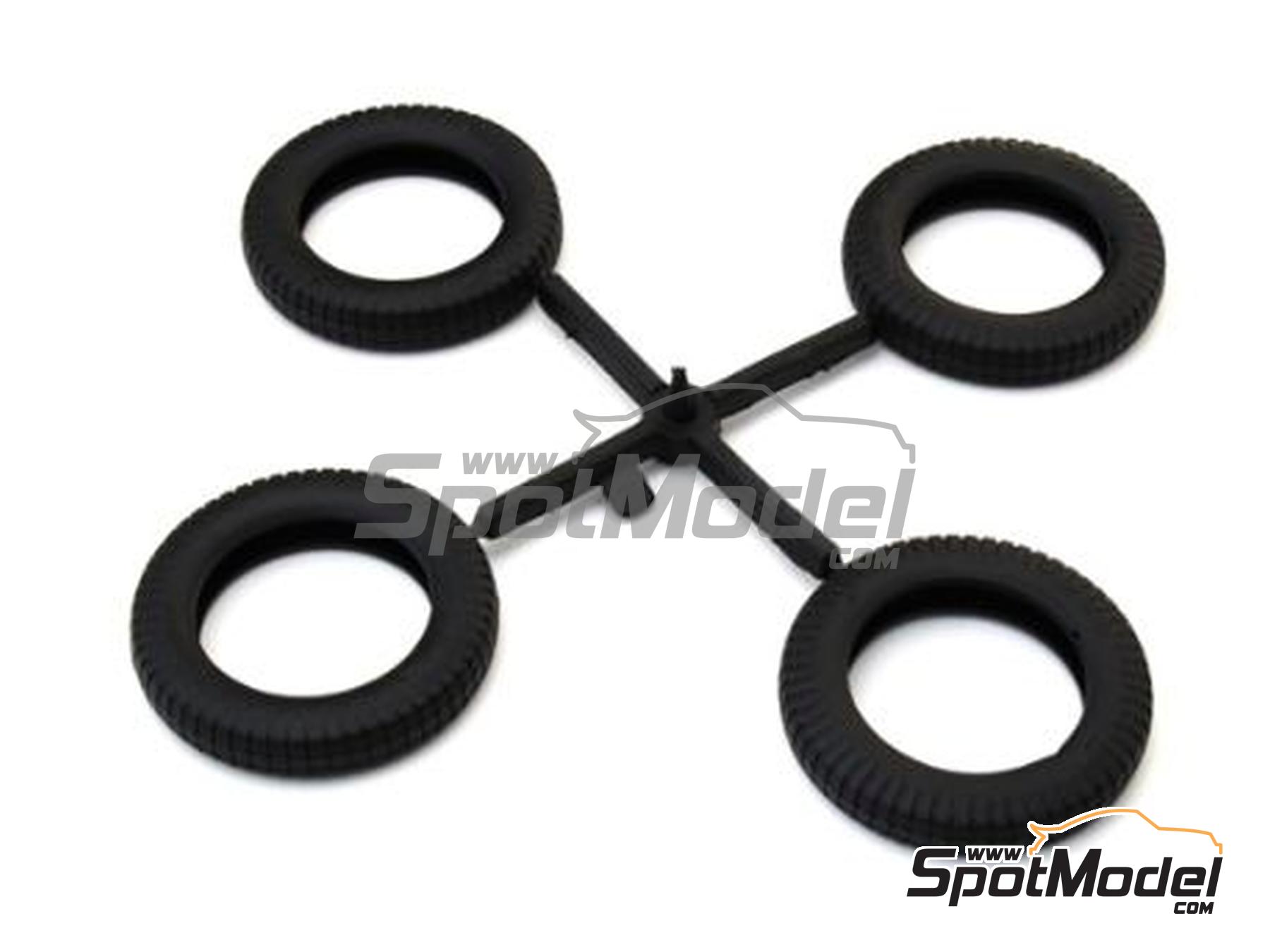 Image 22: Bugatti Type 35B - Monaco Grand Prix 1929 and 1930 | Car scale model kit in 1/12 scale manufactured by Italeri (ref.&nbsp;4710, also 8001283047104)