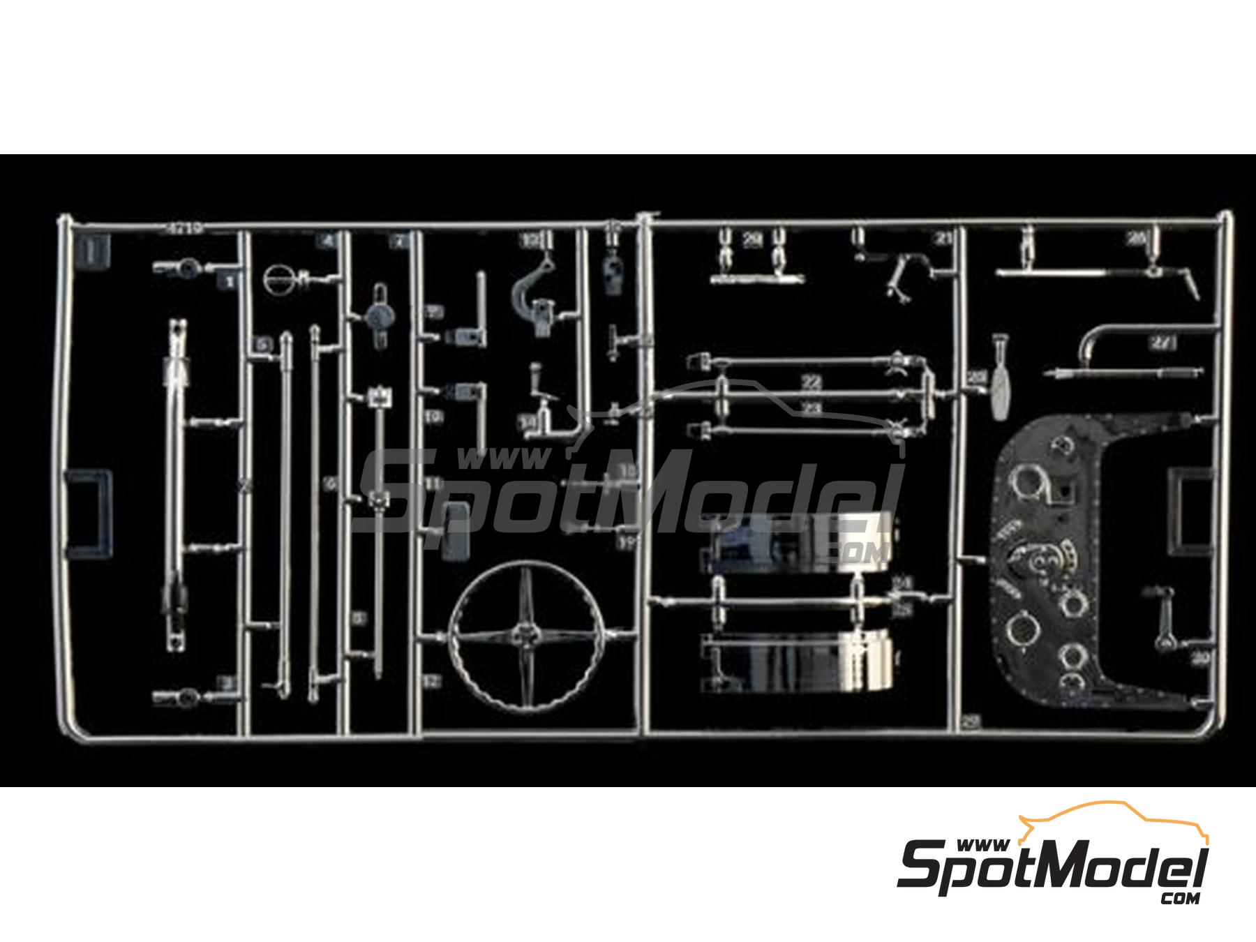 Image 23: Bugatti Type 35B - Monaco Grand Prix 1929 and 1930 | Car scale model kit in 1/12 scale manufactured by Italeri (ref.&nbsp;4710, also 8001283047104)