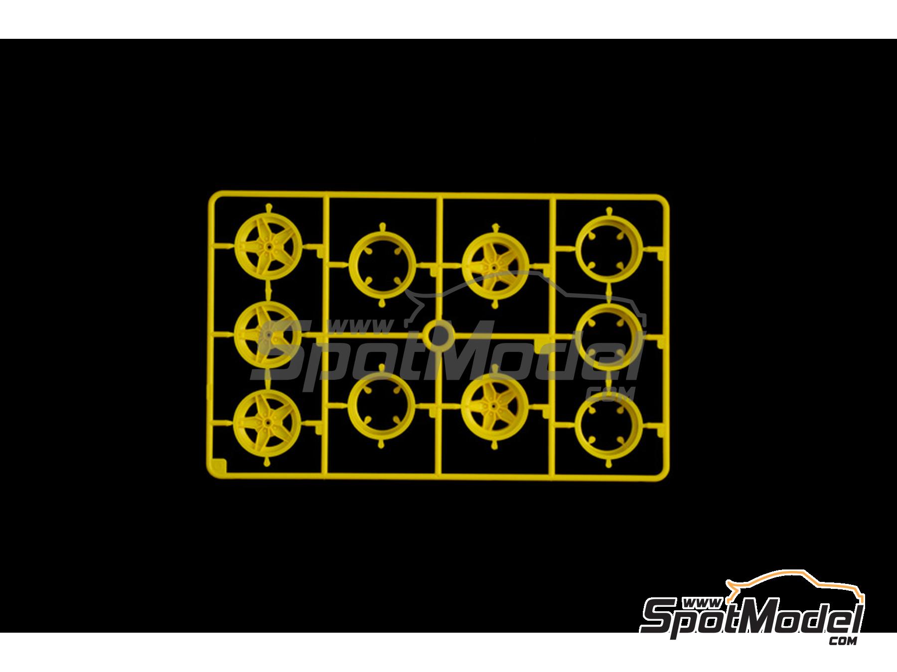 Image 10: Lancia Stratos HF sponsored by Alitalia - Monte Carlo Rally - Rallye Automobile de Monte-Carlo 1977 | Car scale model kit in 1/12 scale manufactured by Italeri (ref.&nbsp;4714, also 8001283047142)