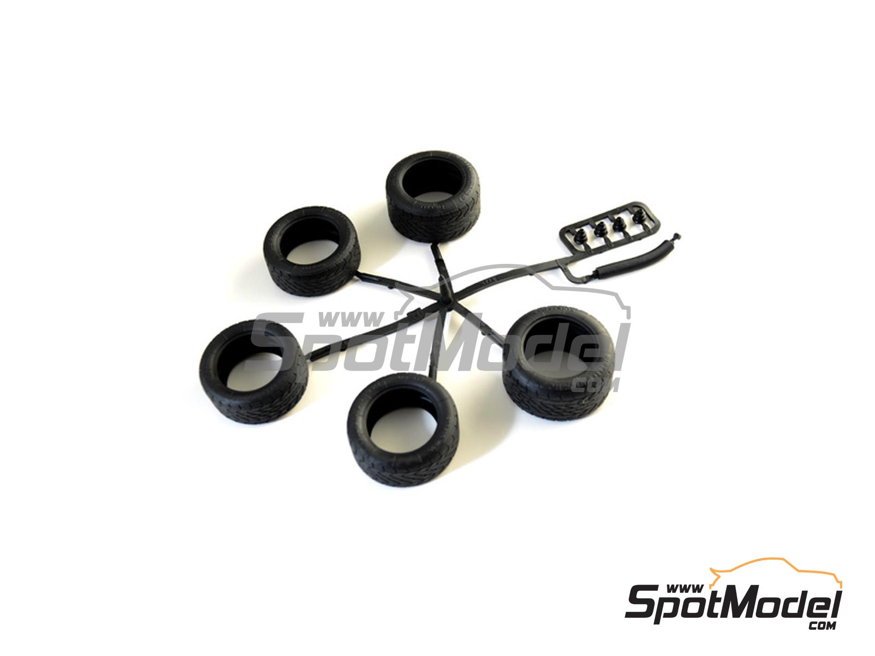 Image 15: Lancia Stratos HF sponsored by Alitalia - Monte Carlo Rally - Rallye Automobile de Monte-Carlo 1977 | Car scale model kit in 1/12 scale manufactured by Italeri (ref.&nbsp;4714, also 8001283047142)