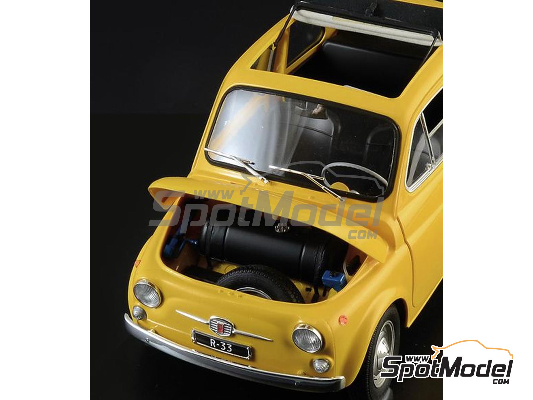 Image 7: Fiat 500 F -  1968 | Car scale model kit in 1/12 scale manufactured by Italeri (ref.&nbsp;4715)