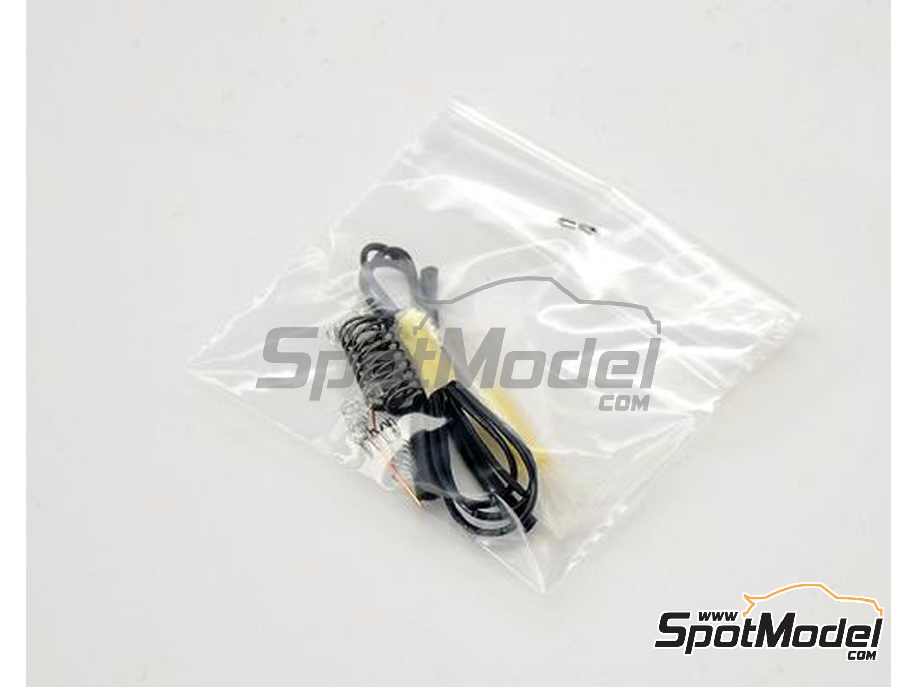 Image 14: Fiat 500 F -  1968 | Car scale model kit in 1/12 scale manufactured by Italeri (ref.&nbsp;4715)