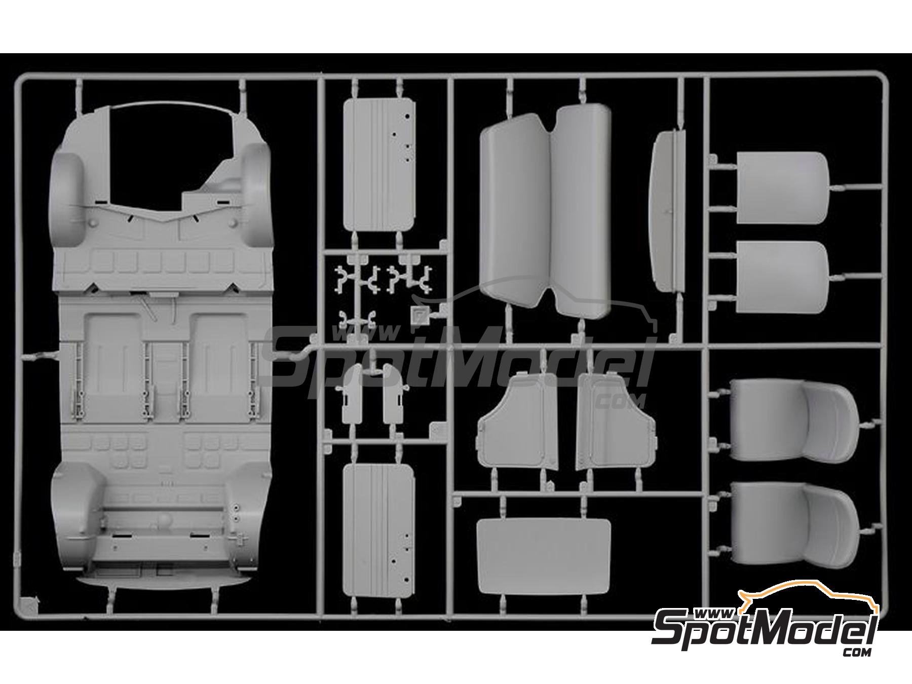 Image 15: Fiat 500 F -  1968 | Car scale model kit in 1/12 scale manufactured by Italeri (ref.&nbsp;4715)
