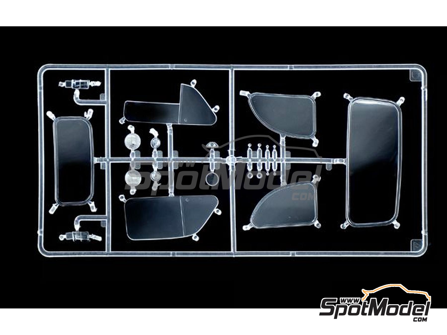 Image 18: Fiat 500 F -  1968 | Car scale model kit in 1/12 scale manufactured by Italeri (ref.&nbsp;4715)