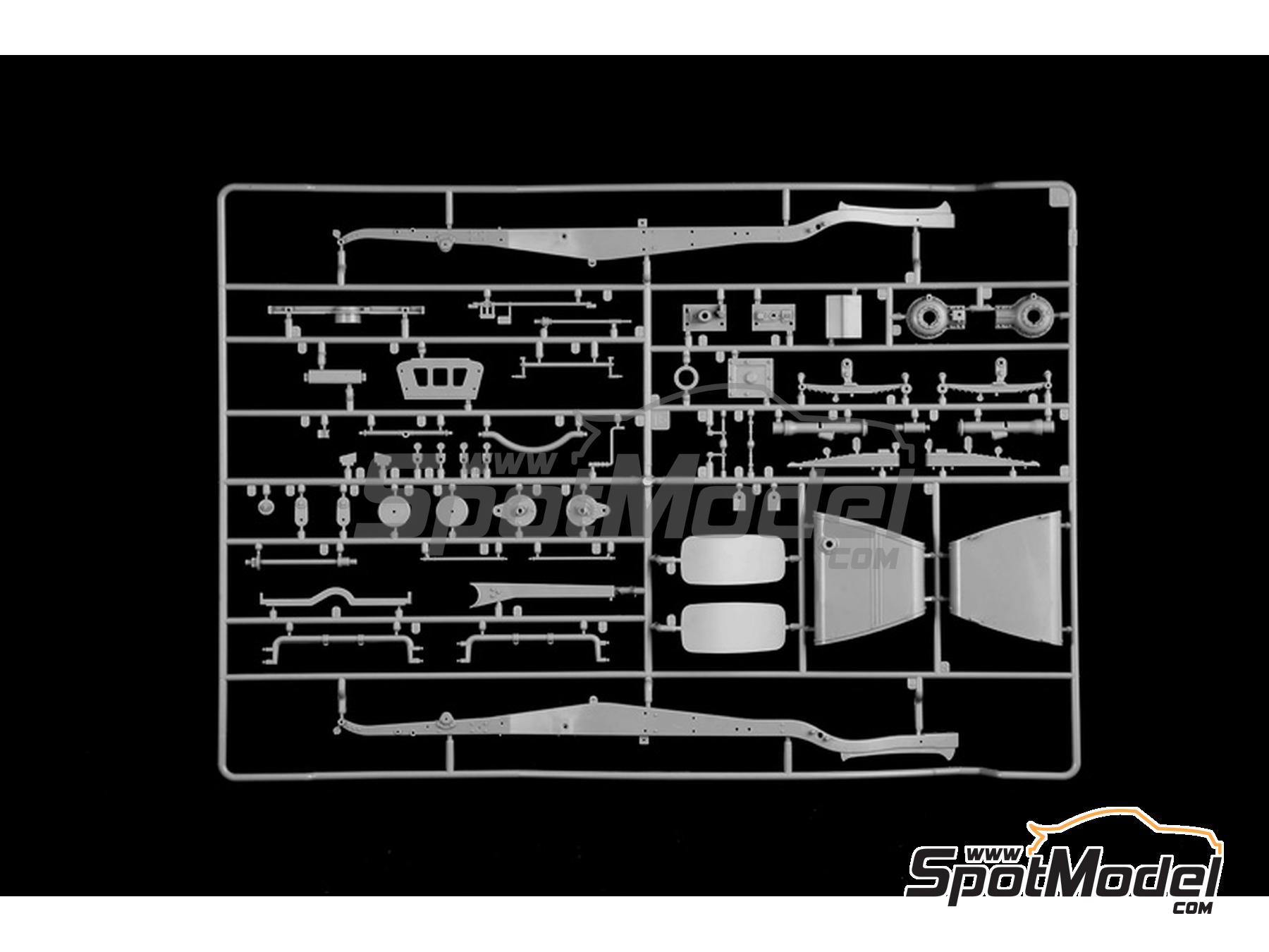 Image 14: Bugatti Type 35B - Targa Florio, Monaco Grand Prix 1928 and 1930 | Car scale model kit in 1/12 scale manufactured by Italeri (ref.&nbsp;4716, also 8001283047166)