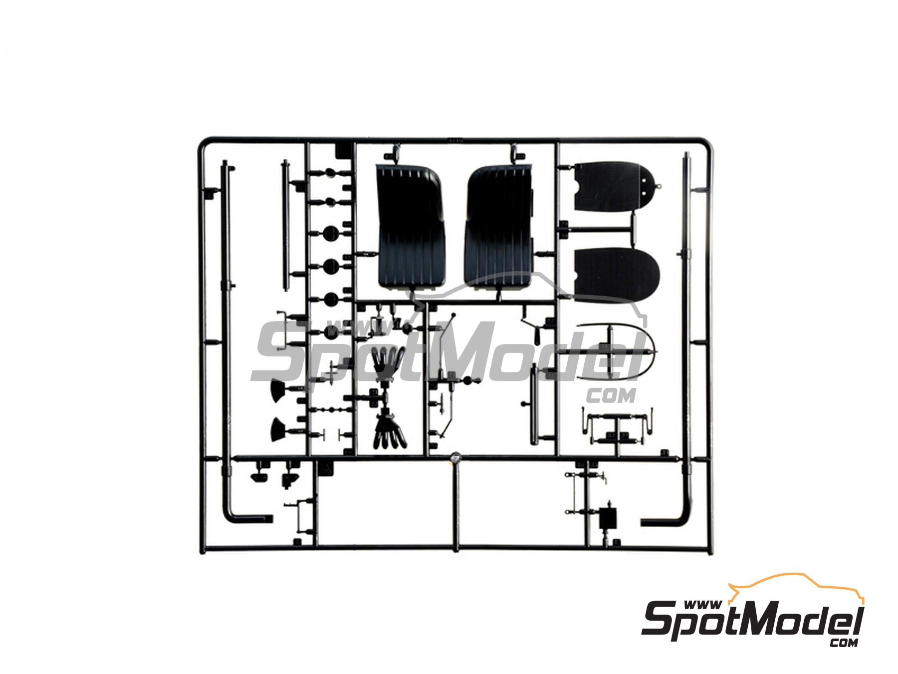 Image 16: Bugatti Type 35B - Targa Florio, Monaco Grand Prix 1928 and 1930 | Car scale model kit in 1/12 scale manufactured by Italeri (ref.&nbsp;4716, also 8001283047166)