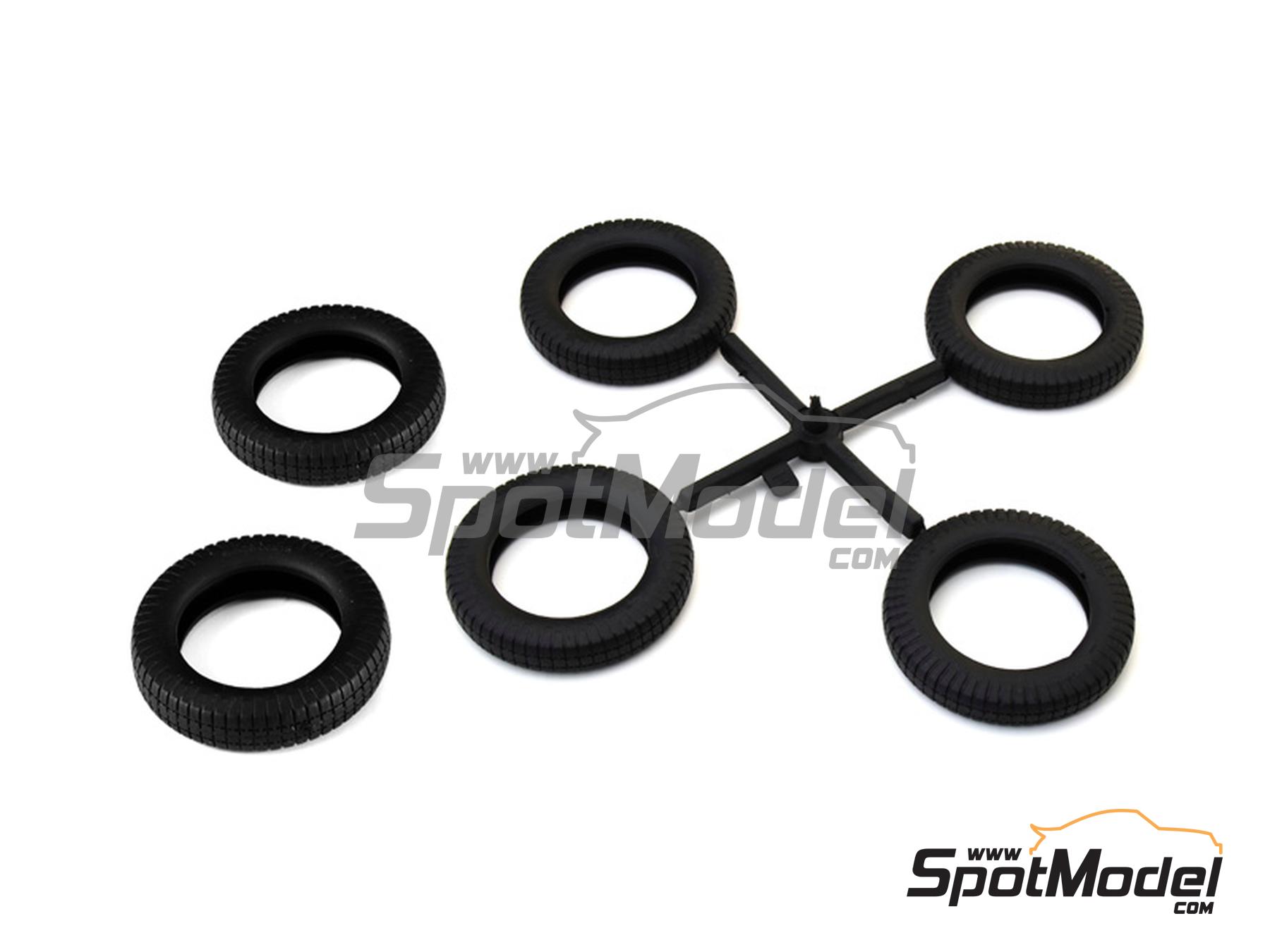 Image 21: Bugatti Type 35B - Targa Florio, Monaco Grand Prix 1928 and 1930 | Car scale model kit in 1/12 scale manufactured by Italeri (ref.&nbsp;4716, also 8001283047166)