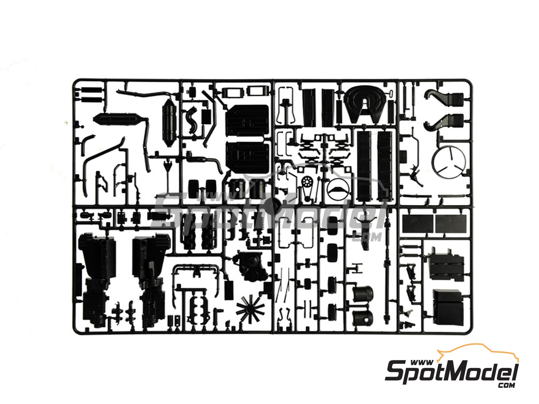 Image 4: Scania T143 M500 Topline | Tractor head scale model kit in 1/24 scale manufactured by Italeri (ref.&nbsp;736, also 8001283807364 and 0736)
