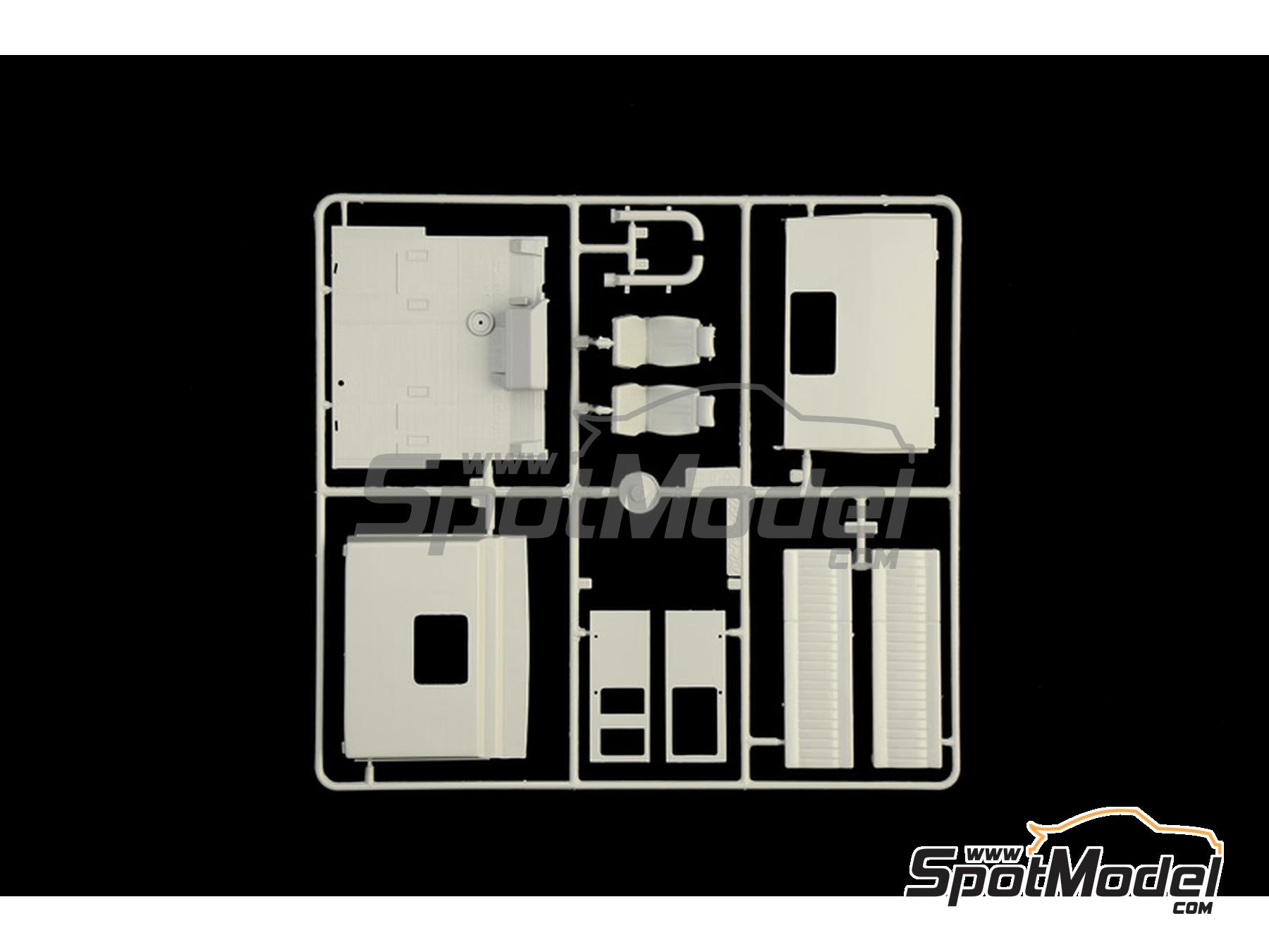 Image 5: Scania T143 M500 Topline | Tractor head scale model kit in 1/24 scale manufactured by Italeri (ref.&nbsp;736, also 8001283807364 and 0736)
