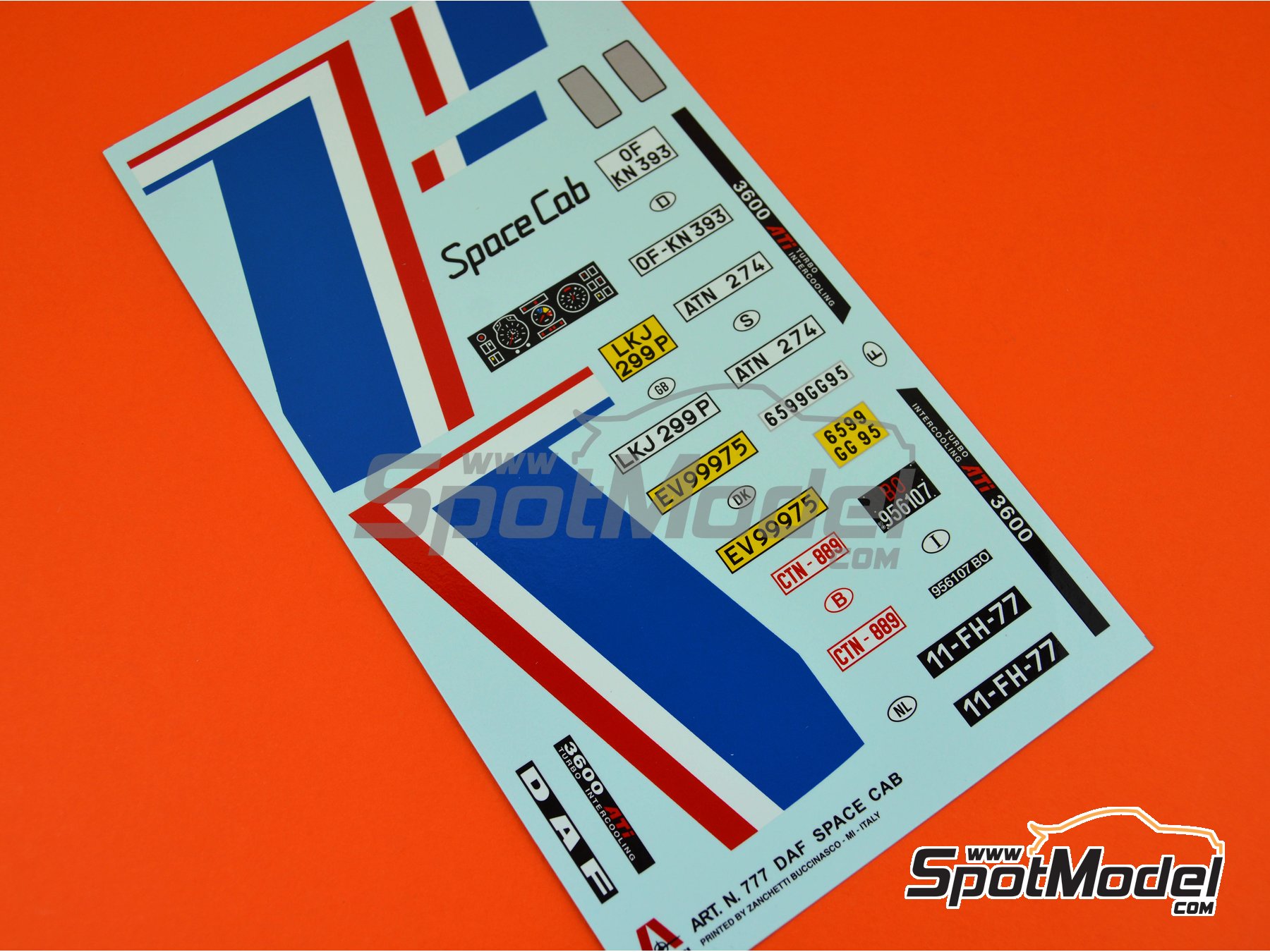 Image 1: DAF 3600 Space Cab | Model truck kit in 1/24 scale manufactured by Italeri (ref.&nbsp;777)