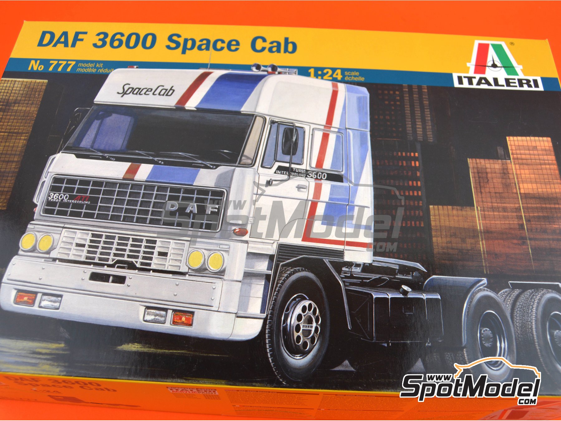 Image 10: DAF 3600 Space Cab | Model truck kit in 1/24 scale manufactured by Italeri (ref.&nbsp;777)