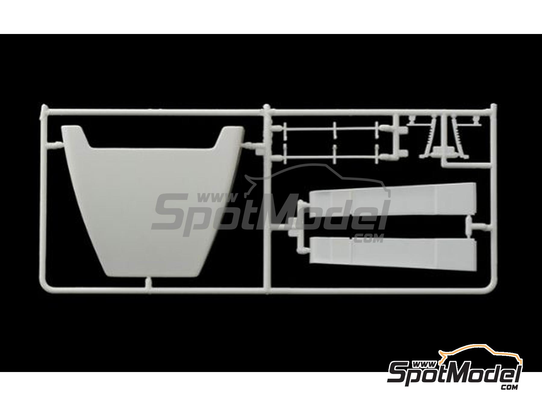 Image 3: DAF 95 Master Truck | Tractor head scale model kit in 1/24 scale manufactured by Italeri (ref.&nbsp;788, also 8001283007887)