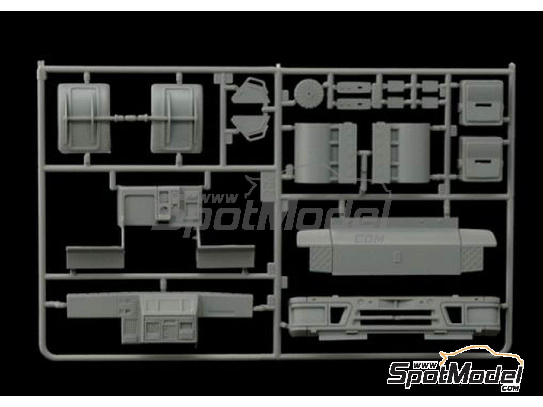 Image 5: DAF 95 Master Truck | Tractor head scale model kit in 1/24 scale manufactured by Italeri (ref.&nbsp;788, also 8001283007887)