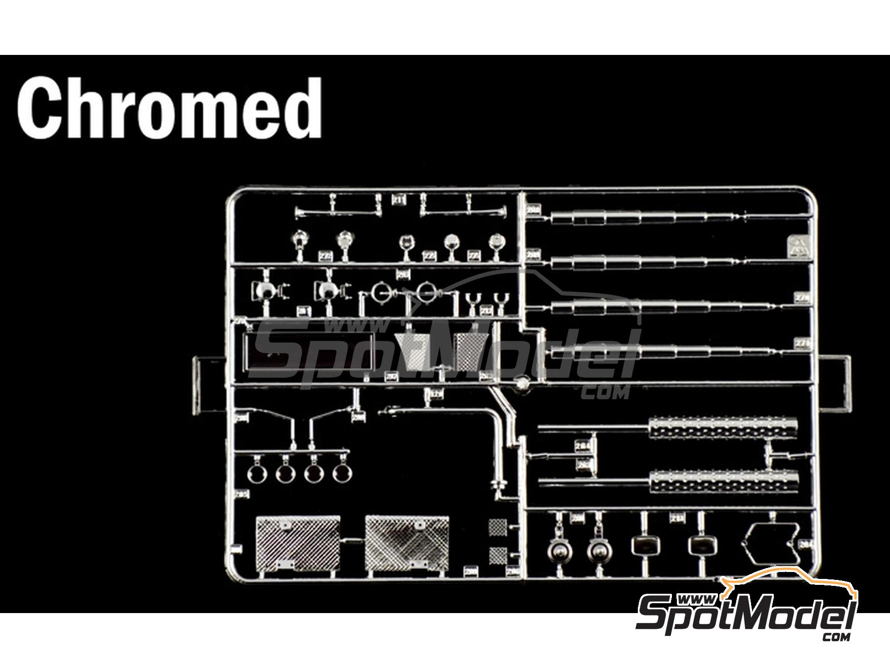 Image 17: Mercedes-Benz Wrecker Truck | Truck scale model kit in 1/24 scale manufactured by Italeri (ref.&nbsp;93808)