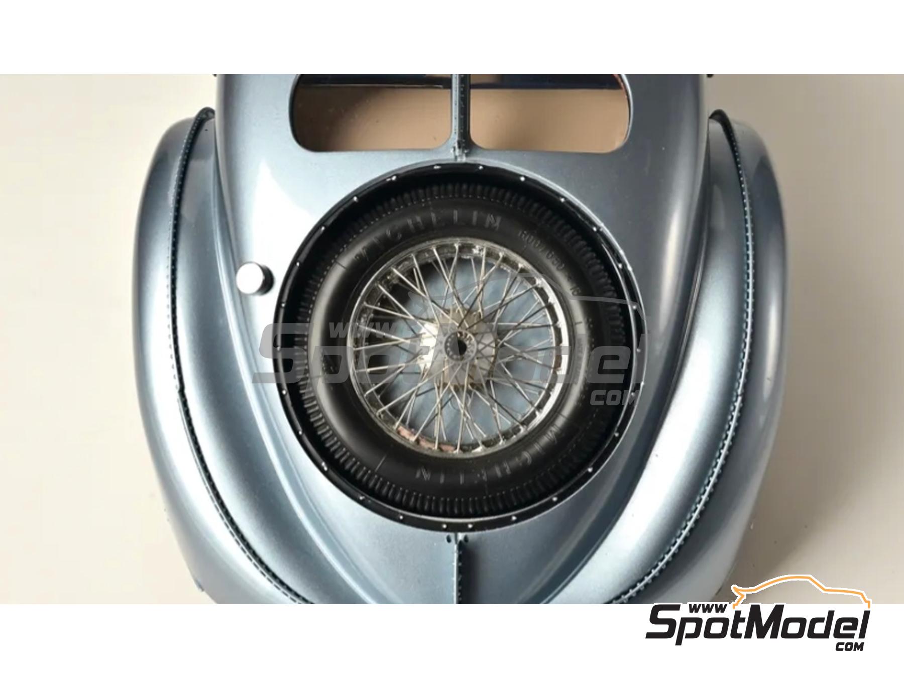 Image 8: Bugatti Atlantic 57SC Rothschild | Car scale model kit in 1/8 scale manufactured by Ixo Collections (ref.&nbsp;DIE-59409, also 4005299013485, IXC.BGA.FK and 520010108)