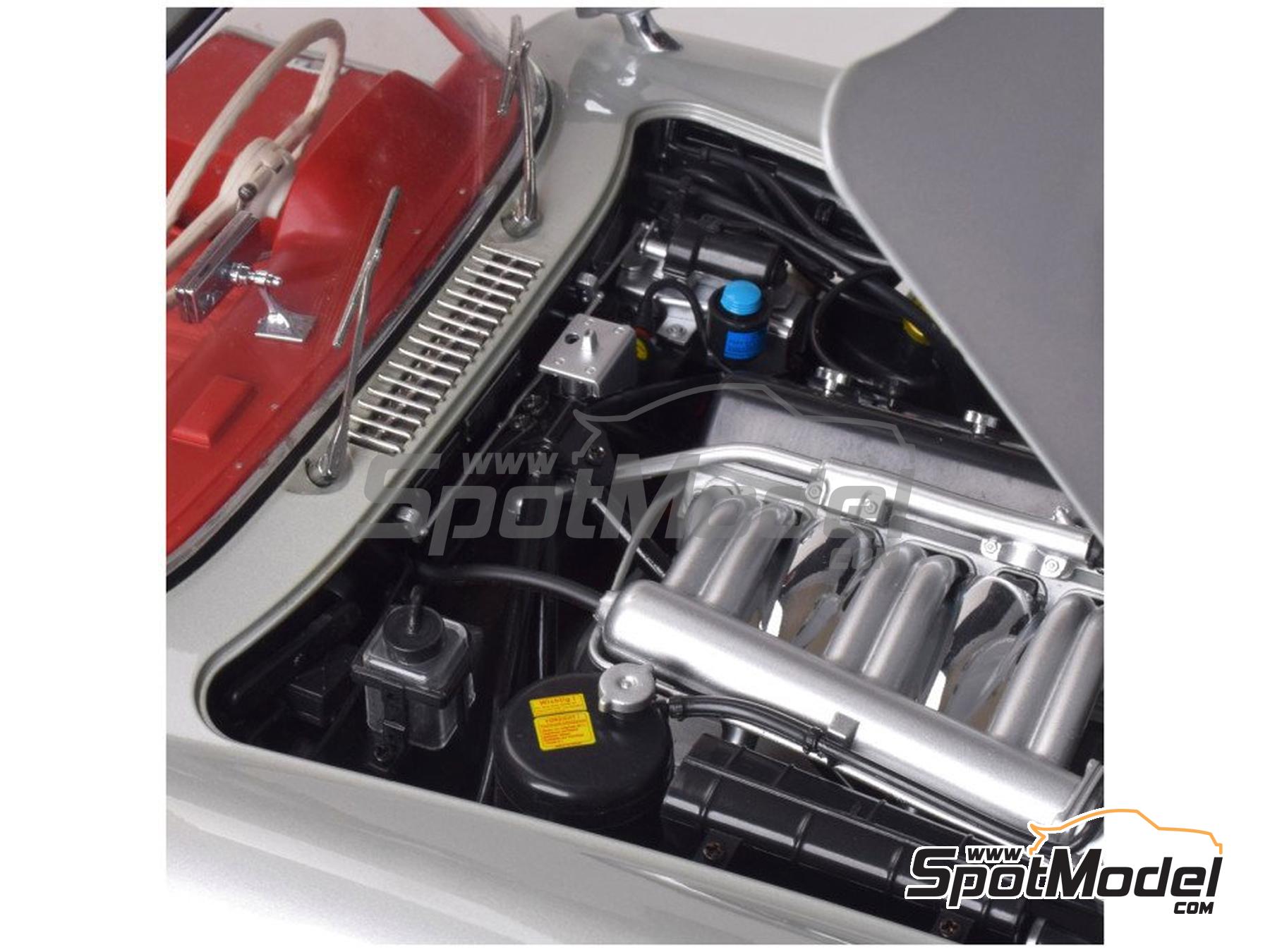 Image 4: Mercedes Benz 300SL Coupe | Car scale model kit in 1/8 scale manufactured by Ixo Collections (ref. IXC.MBC.FK, also 4895102347360 and 10103)