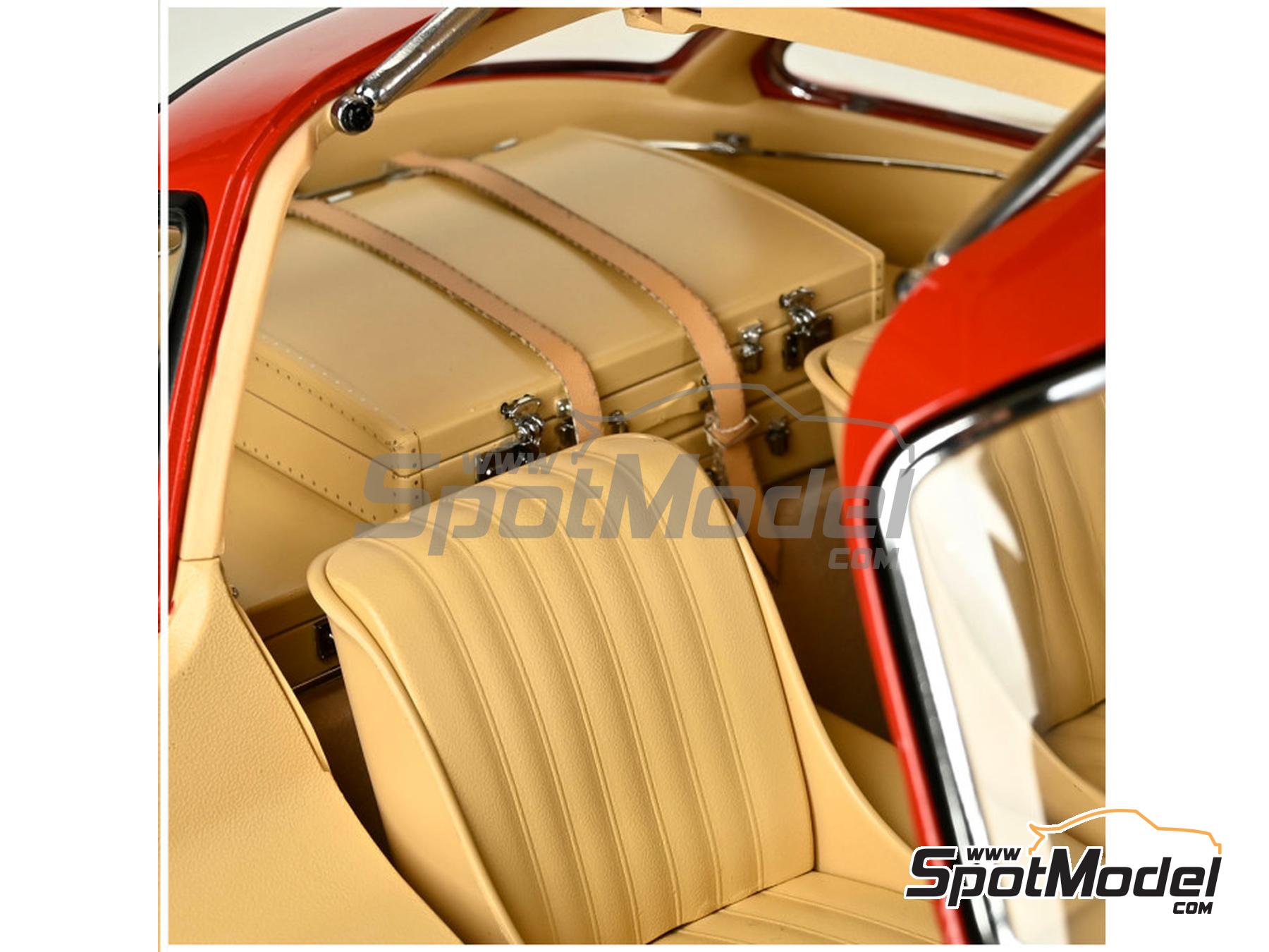 Image 4: Mercedes Benz 300SL Coupe | Car scale model kit in 1/8 scale manufactured by Ixo Collections (ref. IXO-60571, also 4895102344260 and IXC.MBC.RED.FK)