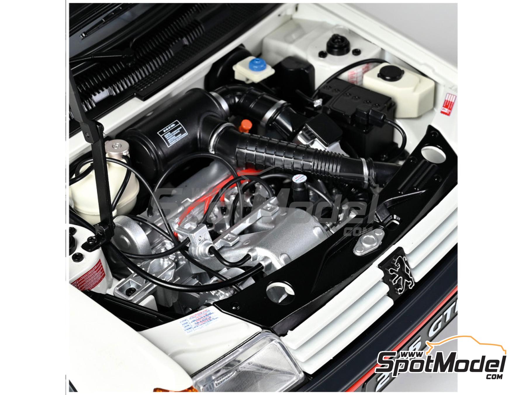 Image 10: Peugeot 205 1.9 GTI White | Car scale model kit in 1/8 scale manufactured by Ixo Collections (ref.&nbsp;IXC.PEU.FK.W)