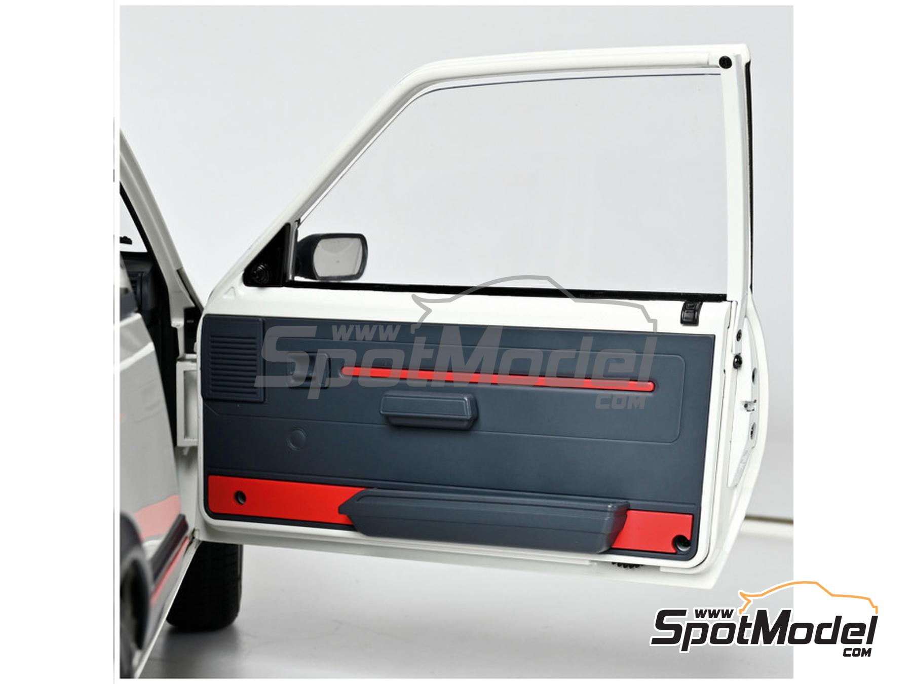 Image 11: Peugeot 205 1.9 GTI White | Car scale model kit in 1/8 scale manufactured by Ixo Collections (ref.&nbsp;IXC.PEU.FK.W)