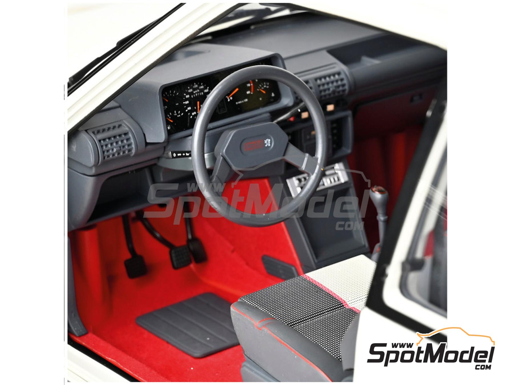 Image 12: Peugeot 205 1.9 GTI White | Car scale model kit in 1/8 scale manufactured by Ixo Collections (ref.&nbsp;IXC.PEU.FK.W)