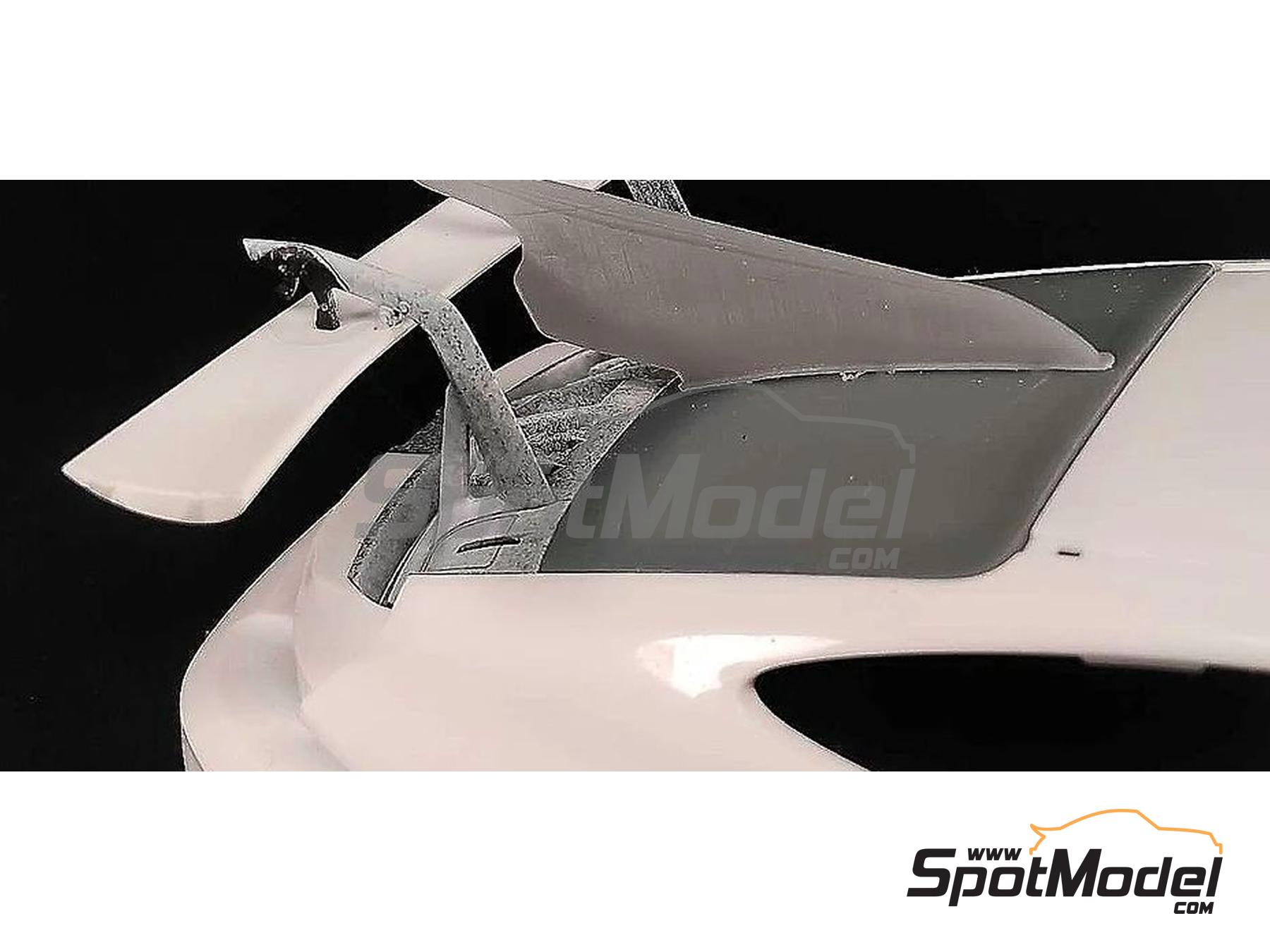 Image 1: Manthey Racing rear window aero fin for Porsche 911 992.1 GT3 RS | Wing set in 1/24 scale manufactured by KMP Kool Models Production (ref. KMP-TK24266, also TK24266)