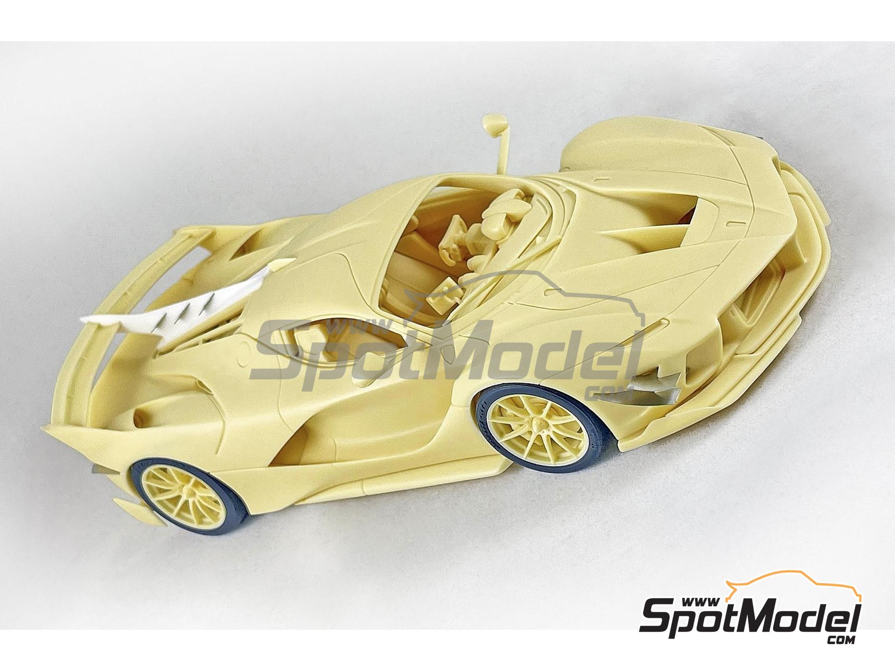 Image 2: Ferrari FXX-K Evo | Car scale model kit in 1/24 scale manufactured by Kitbox PZY Model (ref.&nbsp;KB08-19)