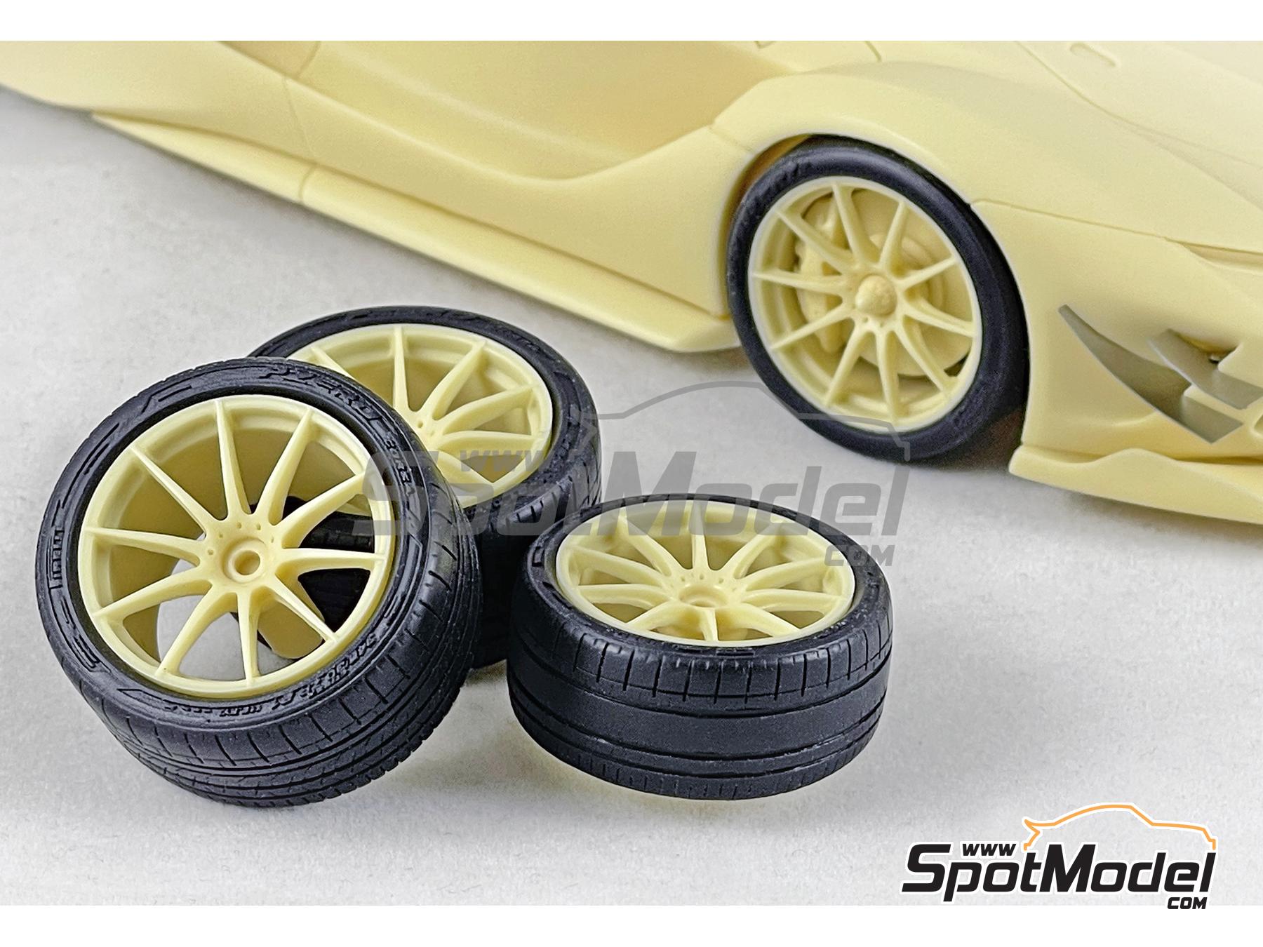 Image 8: Ferrari FXX-K Evo | Car scale model kit in 1/24 scale manufactured by Kitbox PZY Model (ref.&nbsp;KB08-19)