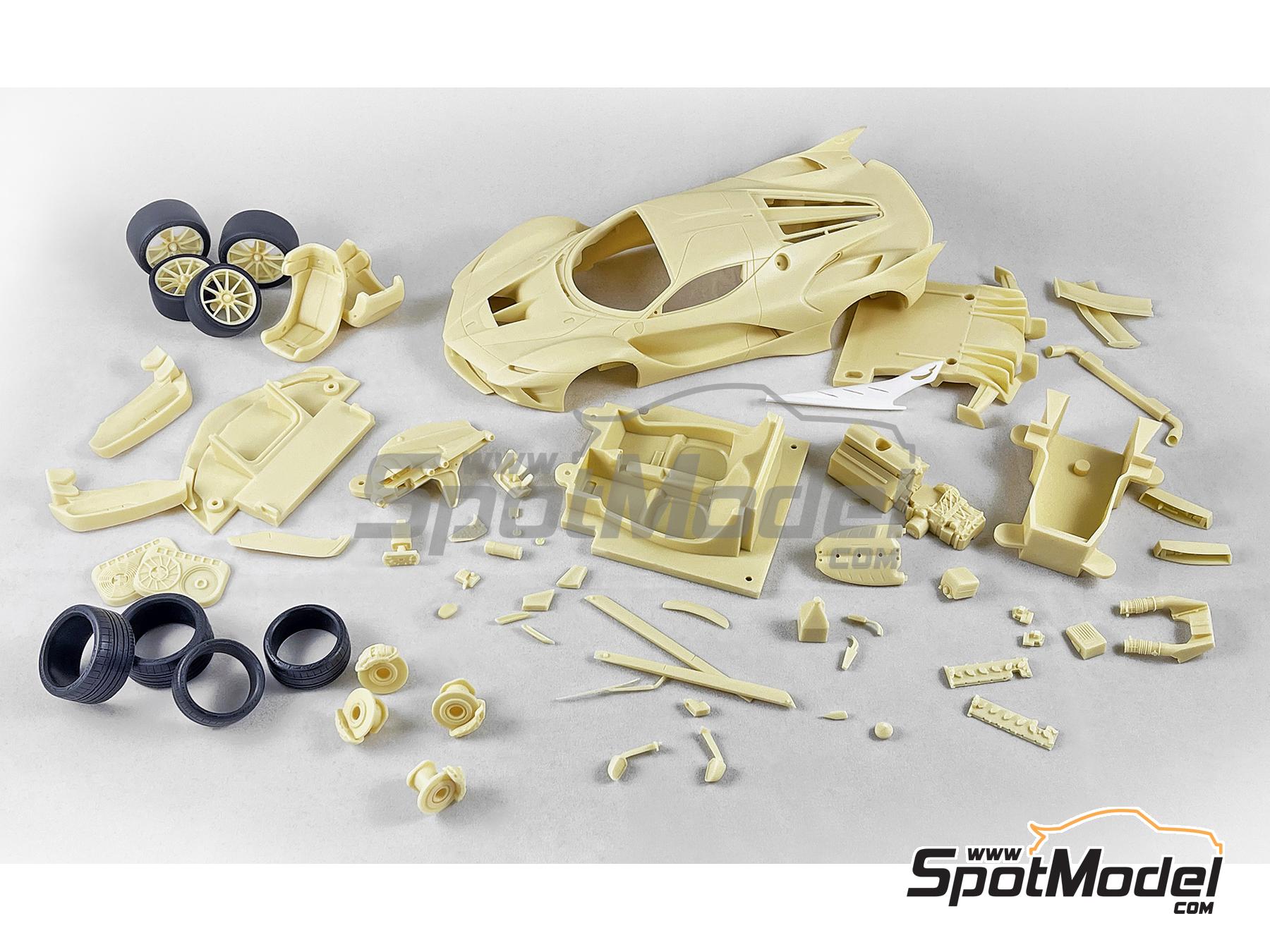 Image 10: Ferrari FXX-K Evo | Car scale model kit in 1/24 scale manufactured by Kitbox PZY Model (ref.&nbsp;KB08-19)