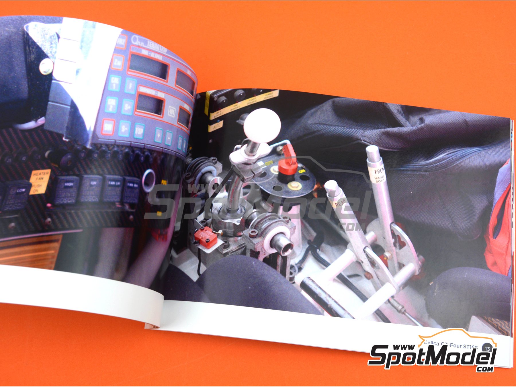 Image 4: Toyota Celica GT-Four ST165 | Reference / walkaround book manufactured by Komakai (ref.&nbsp;KOM-FG013)