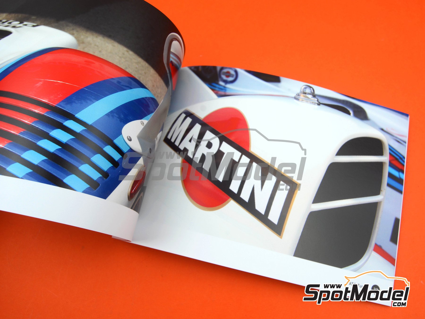 Image 4: Porsche 936 Turbo | Reference / walkaround book manufactured by Komakai (ref. KOM-FG016)