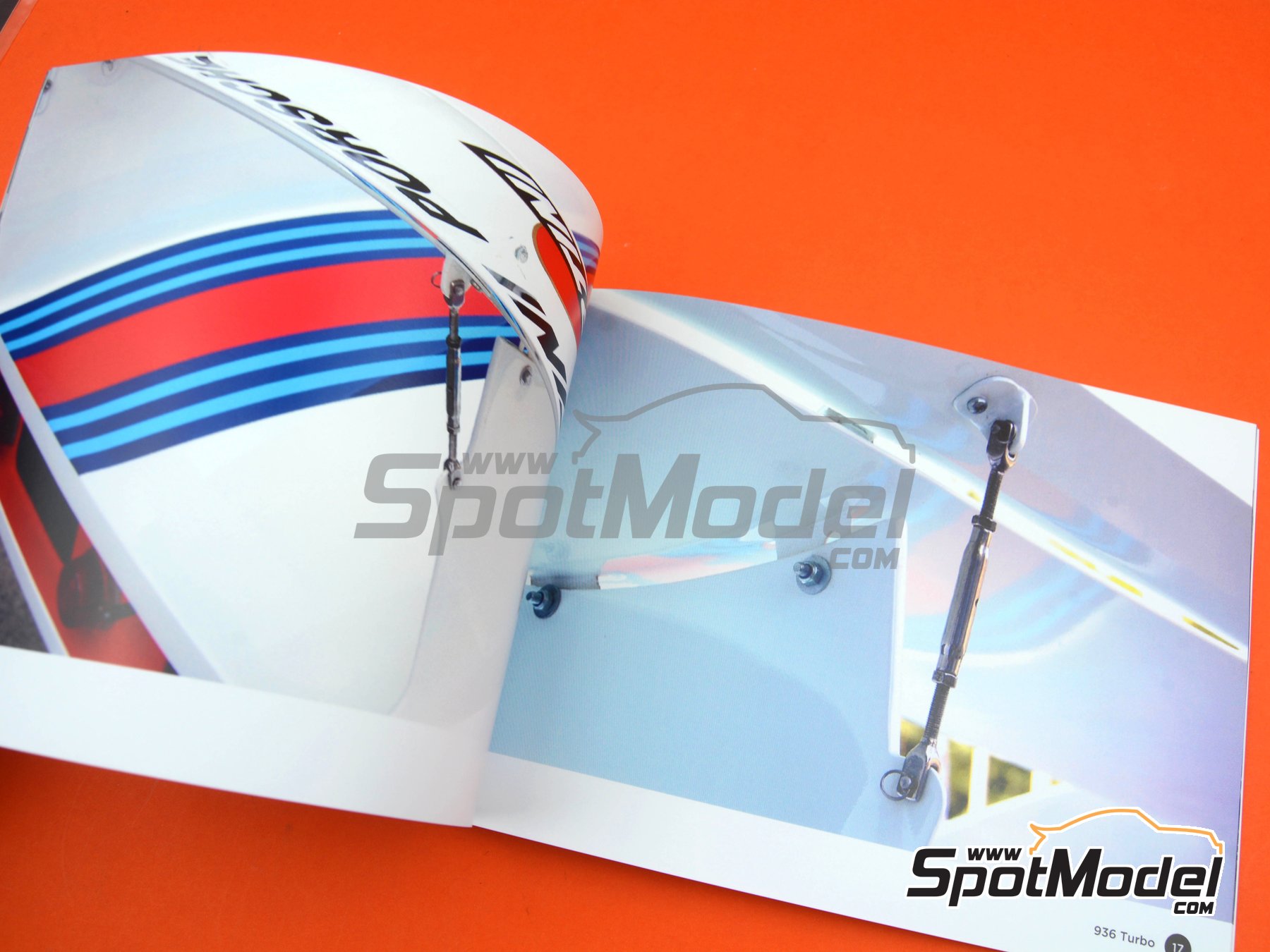 Image 5: Porsche 936 Turbo | Reference / walkaround book manufactured by Komakai (ref. KOM-FG016)