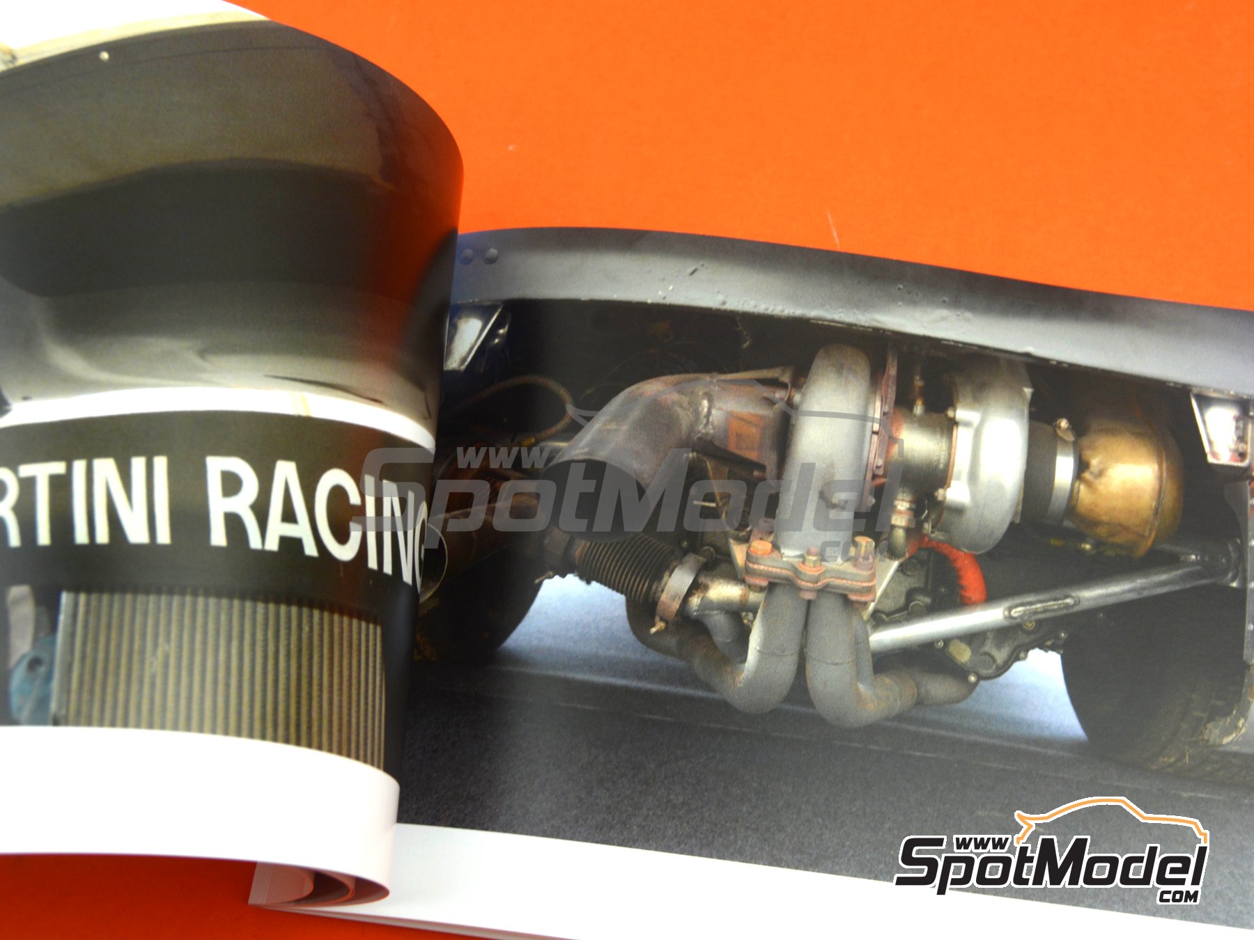 Image 5: Porsche 911 Carrera RSR Turbo | Libro de referencia fabricado por Komakai (ref. KOM-FG017)