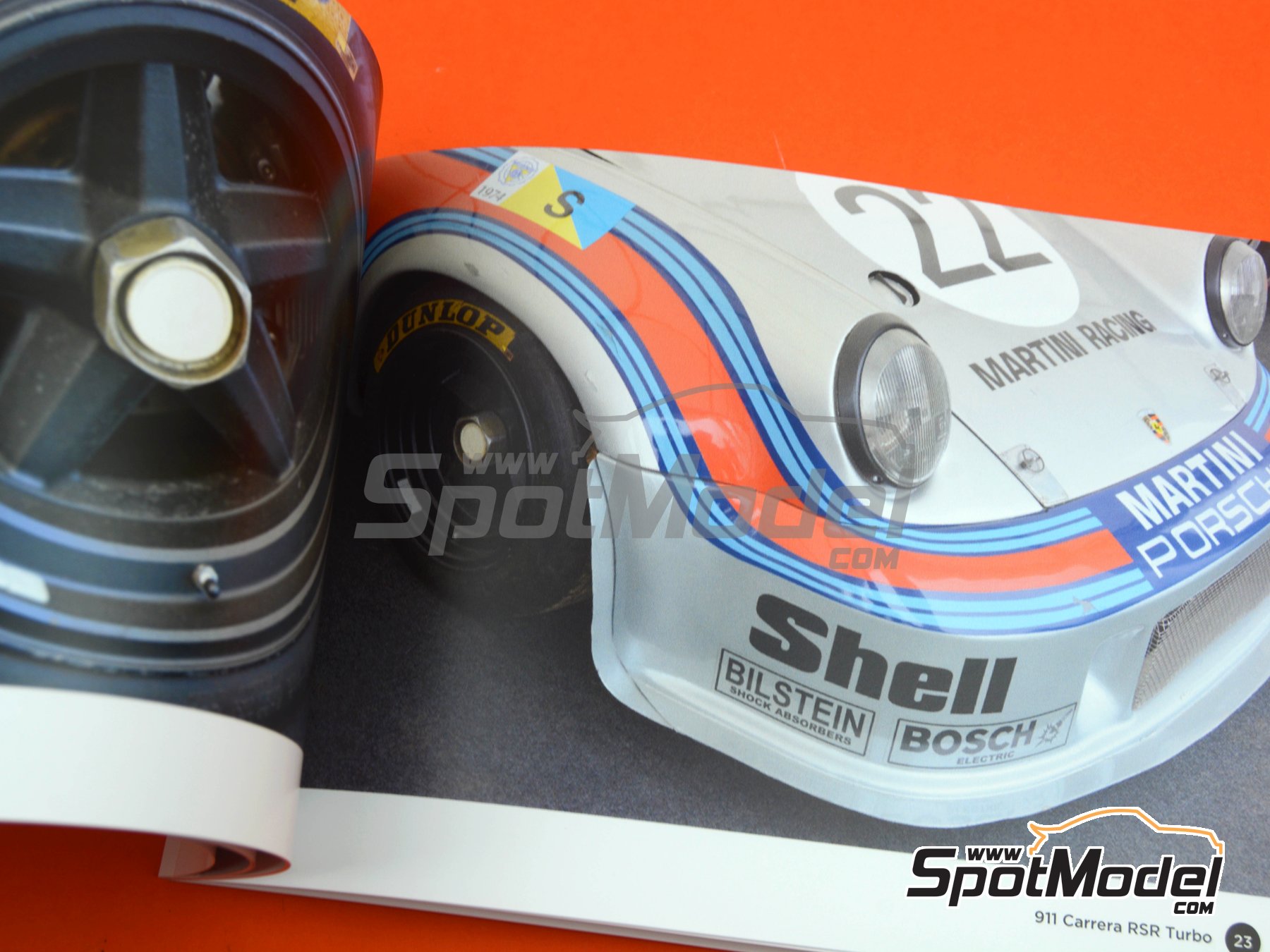 Image 6: Porsche 911 Carrera RSR Turbo | Libro de referencia fabricado por Komakai (ref. KOM-FG017)