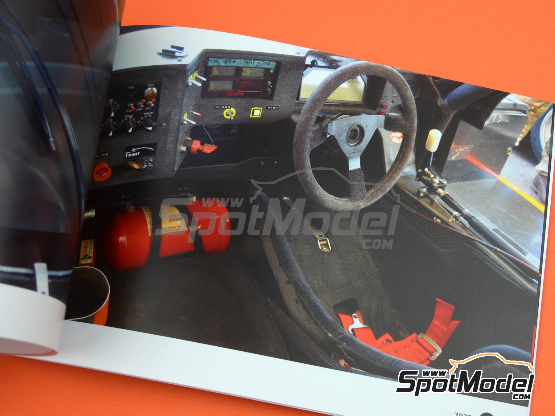 Image 6: Mazda 787B | Libro de referencia fabricado por Komakai (ref.&nbsp;KOM-FG018)