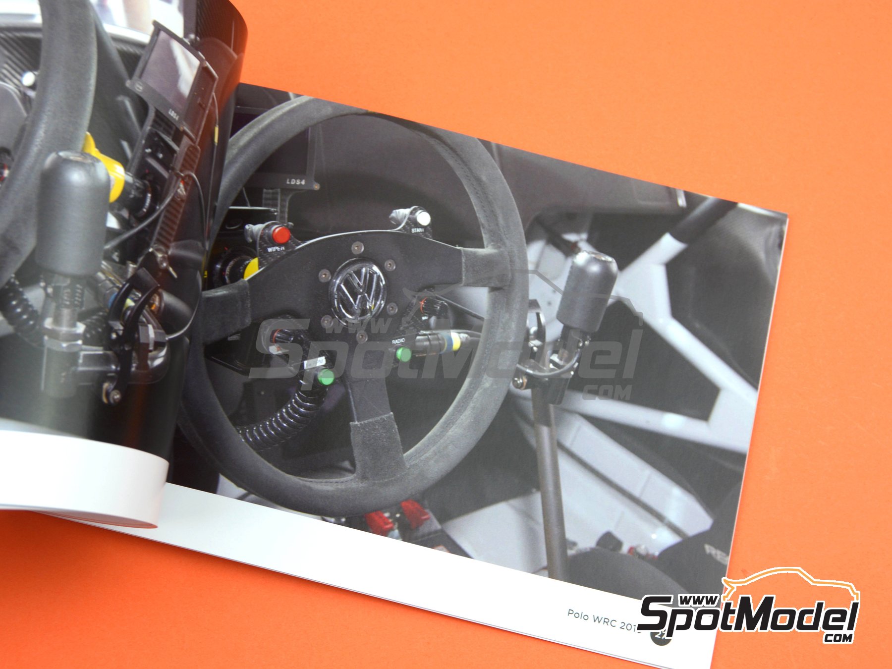 Image 6: Volkswagen Polo WRC -  2013 | Reference / walkaround book manufactured by Komakai (ref.&nbsp;KOM-FG019)