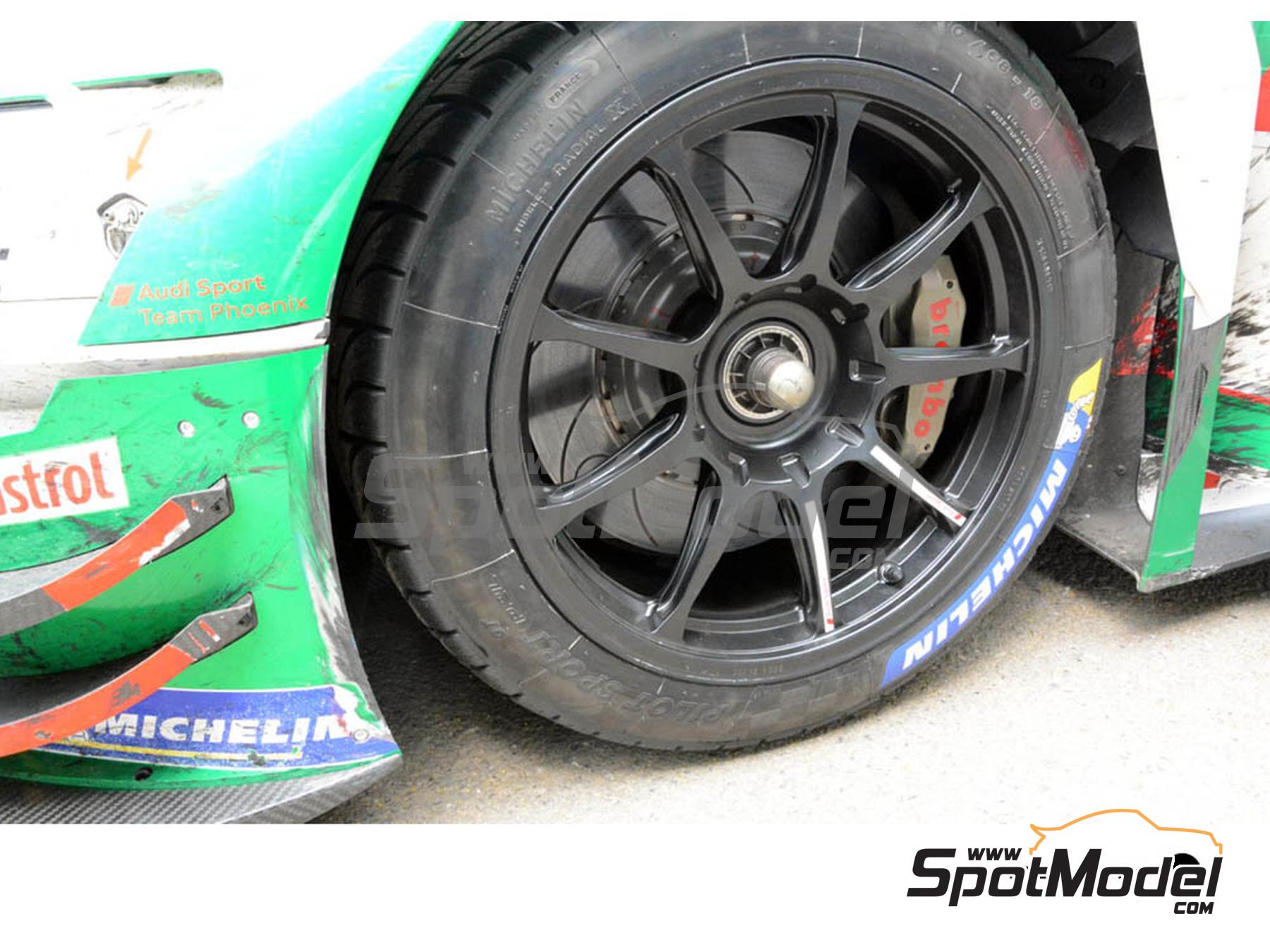 Image 1: Audi R8 LMS Evo | Libro de referencia fabricado por Komakai (ref.&nbsp;KOM-FG028)