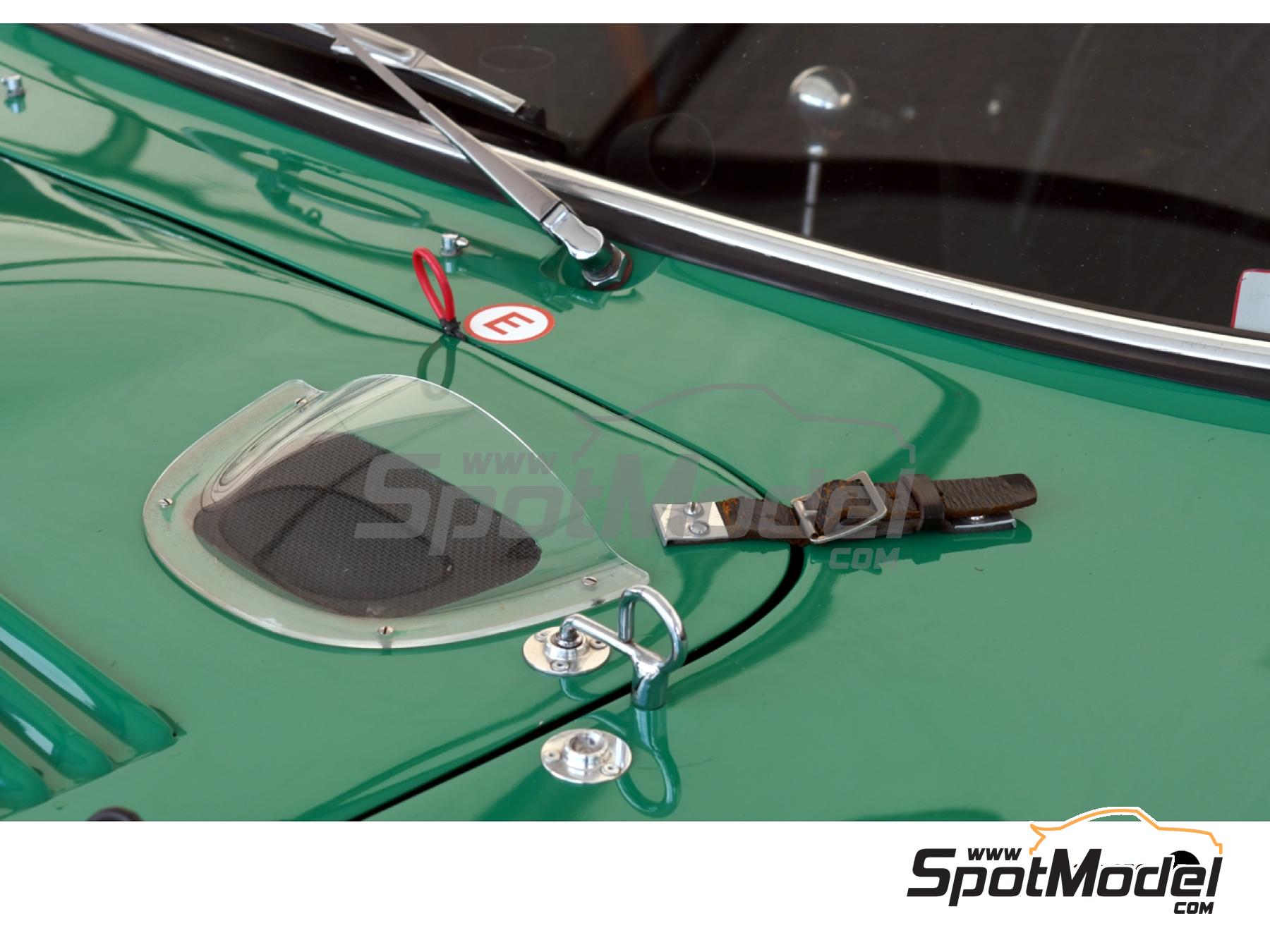 Image 2: Ferrari 250 GTO | Libro de referencia fabricado por Komakai (ref. KOM-FG036)