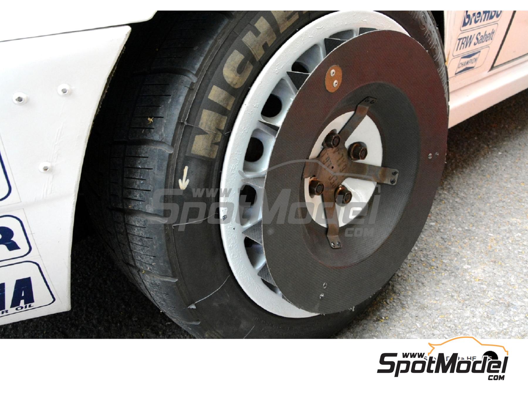 Image 1: Lancia Super Delta HF Integrale | Reference / walkaround book manufactured by Komakai (ref. KOM-FG041)