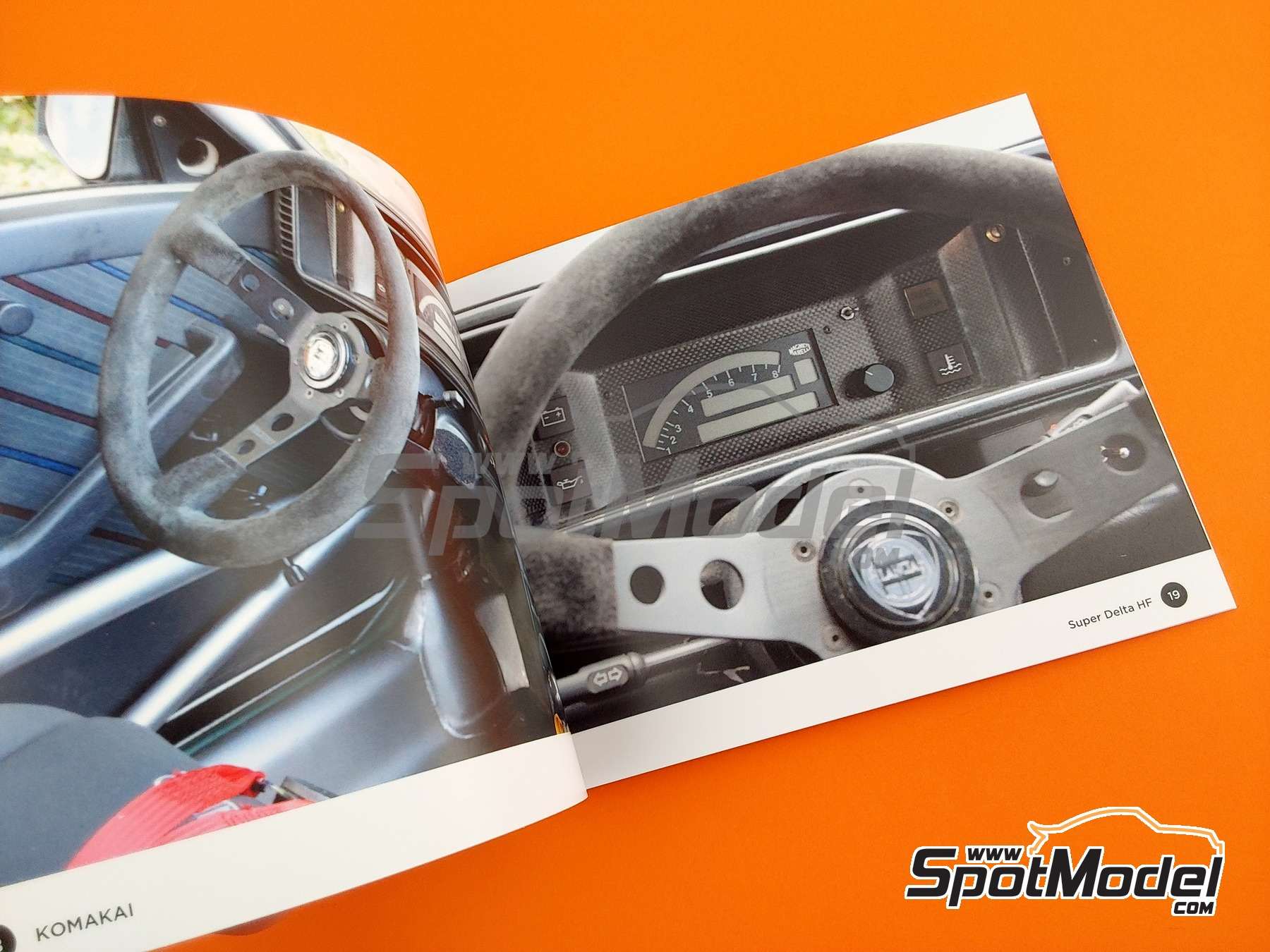 Image 6: Lancia Super Delta HF Integrale | Reference / walkaround book manufactured by Komakai (ref. KOM-FG041)