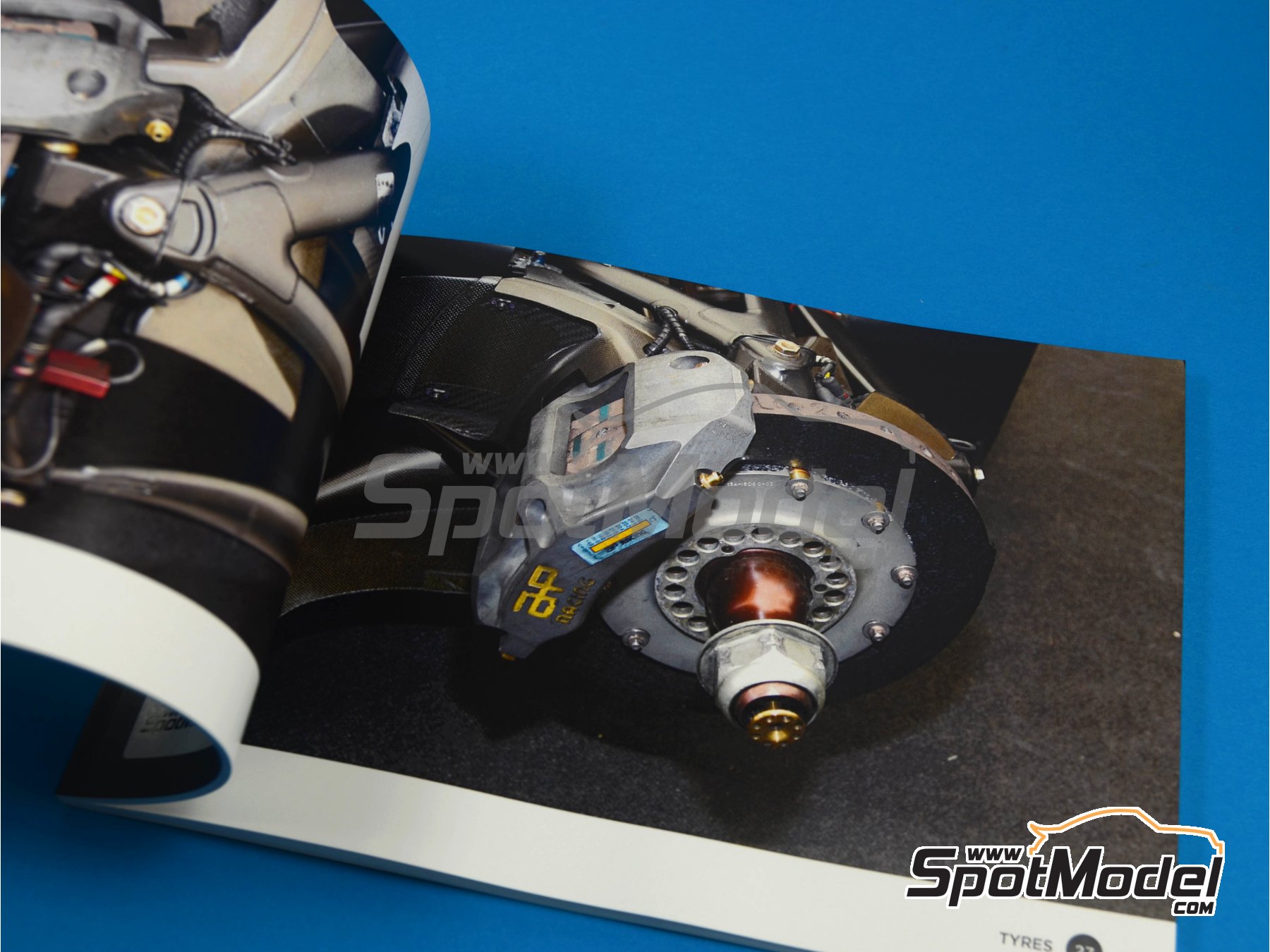 Image 6: McLaren Mercedes MP4/13 | Reference / walkaround book manufactured by Komakai (ref. KOM-UDG001)