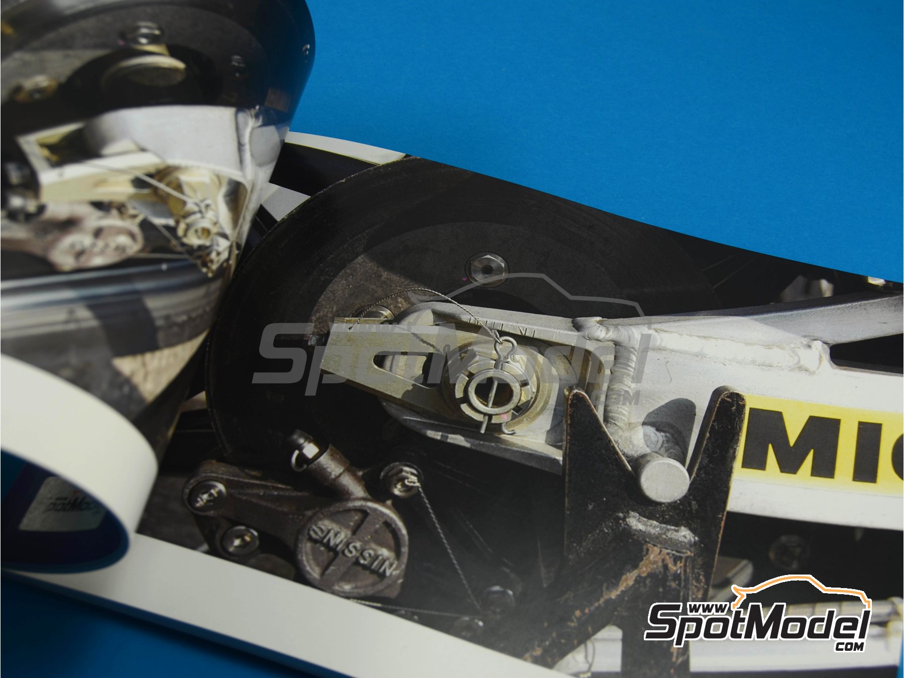Image 5: Honda NSR500 -  1984 | Reference / walkaround book manufactured by Komakai (ref.&nbsp;KOM-UDG002)