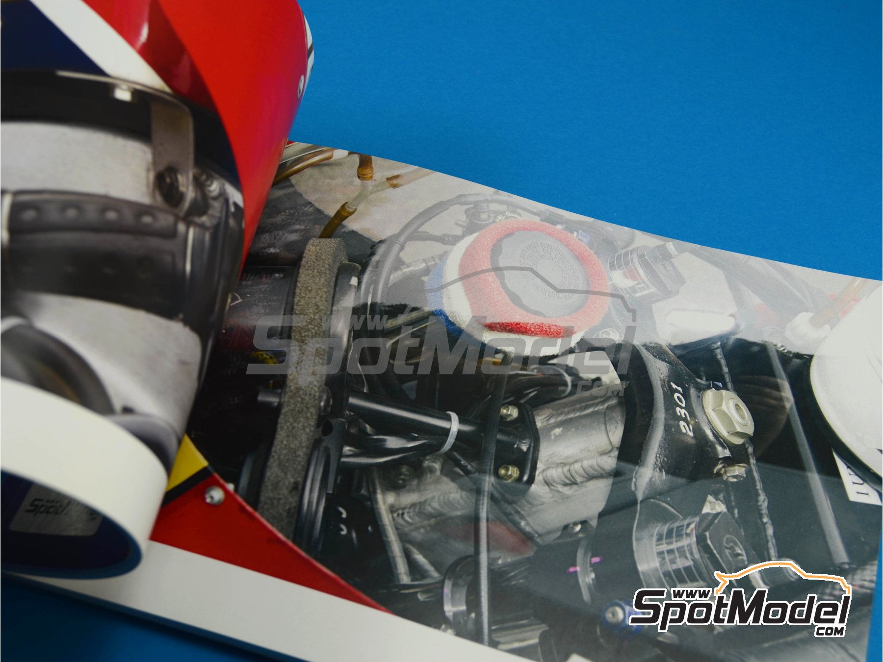 Image 7: Honda NSR500 -  1984 | Reference / walkaround book manufactured by Komakai (ref.&nbsp;KOM-UDG002)