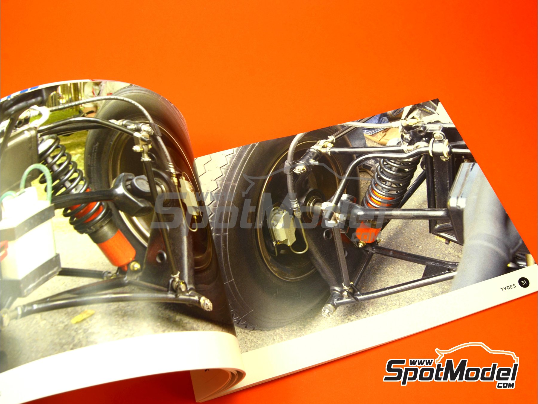 Image 4: Honda RA272 | Reference / walkaround book manufactured by Komakai (ref.&nbsp;KOM-UDG005)